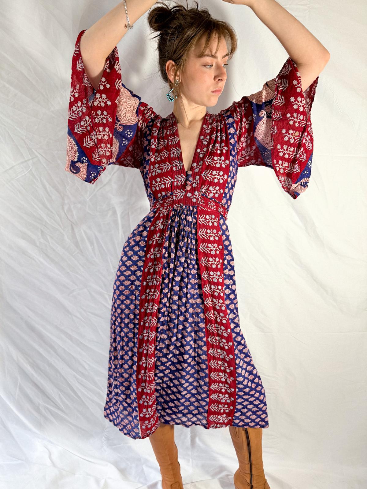 1970s Indian Cotton Gauze Block Print Dress with Angel Sleeves Sehnsucht Collection 1970s Indian Cotton Gauze Block Print Dress with Angel Sleeves Sehnsucht Collection