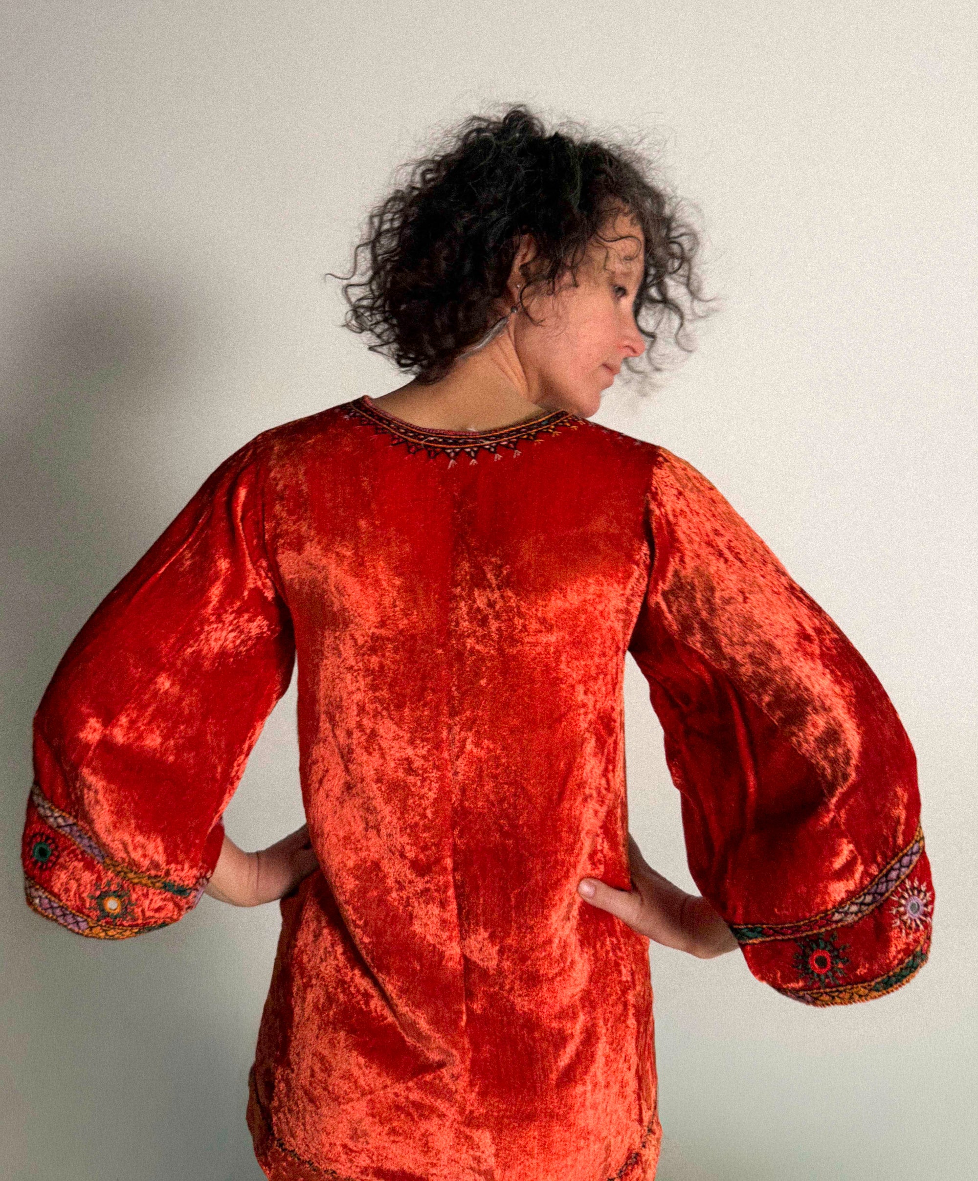 Samt-Tunika-Top aus der afghanischen Baluchi-Kultur der 1960er-70er Jahre