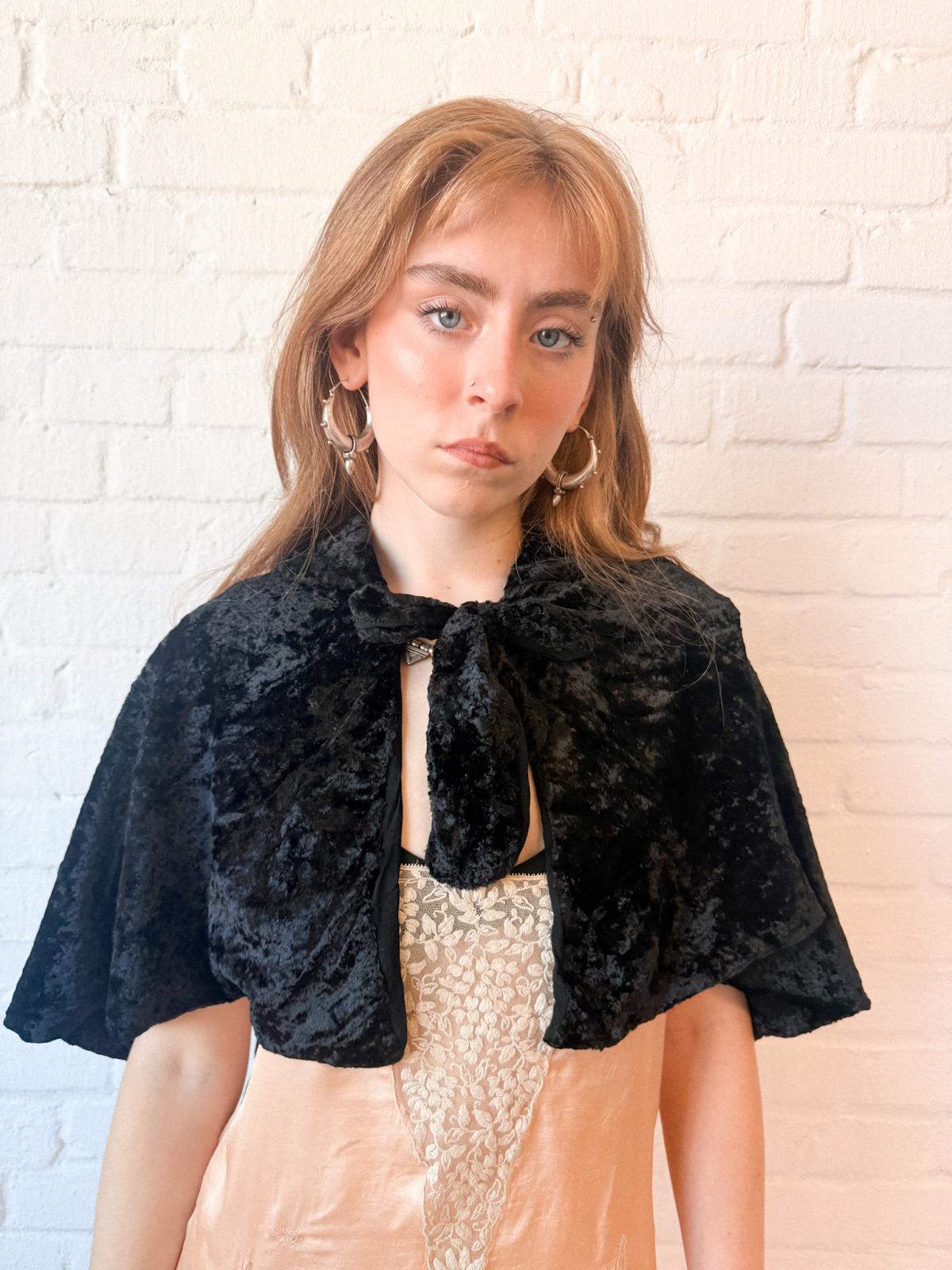 1930s Black Velvet Evening Capelet with Collar and Tie-Neck