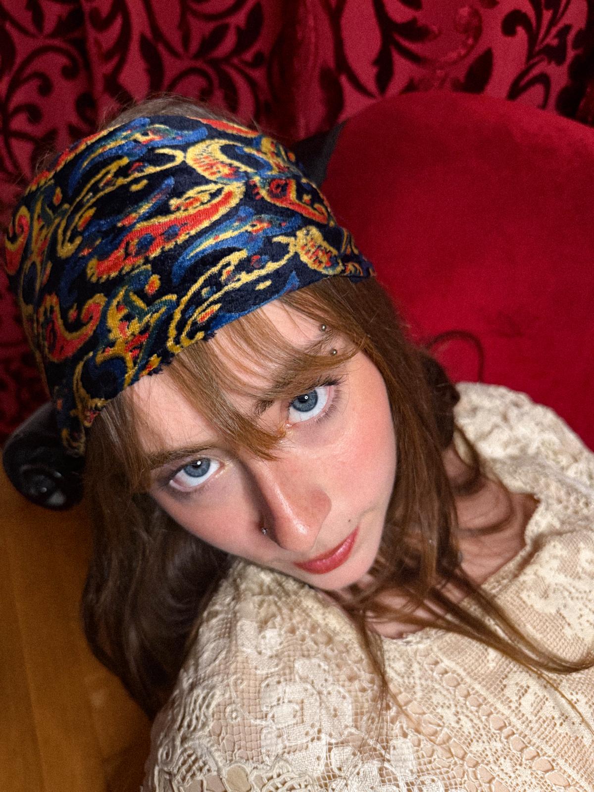 1930s Printed Silk Velvet Cravat-Style Printed Neckscarf