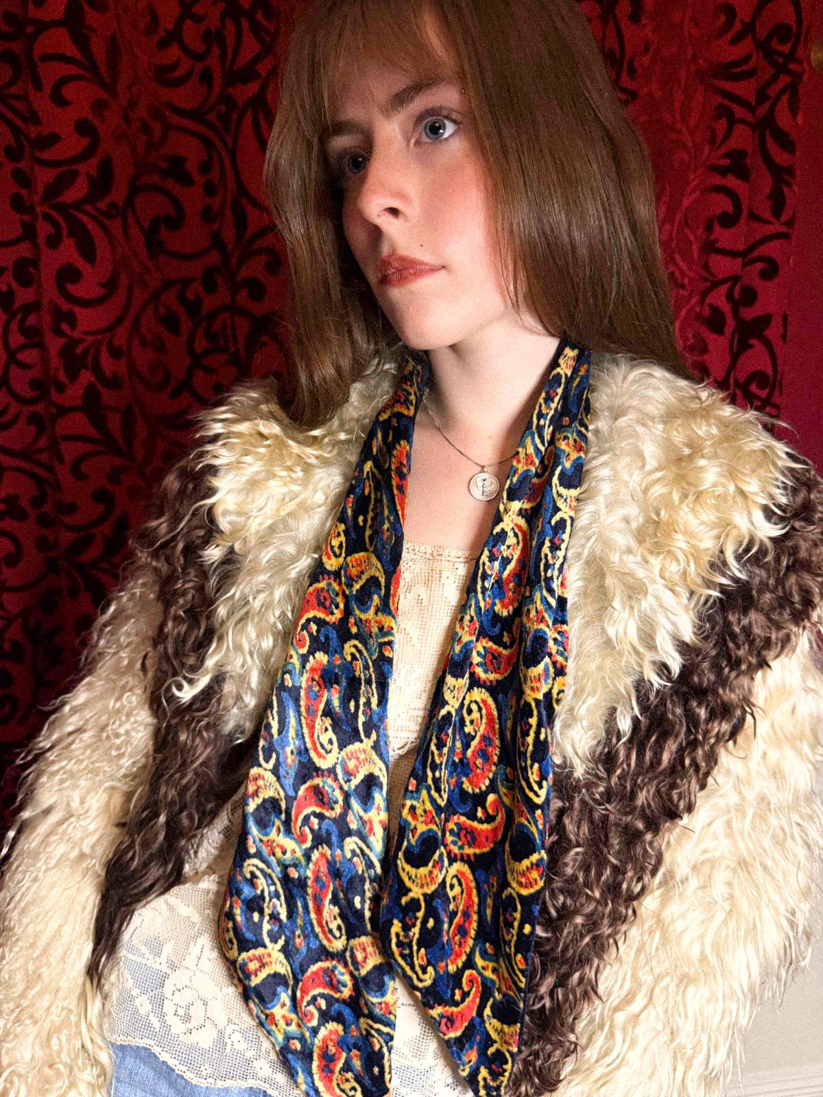 1930s Printed Silk Velvet Cravat-Style Printed Neckscarf