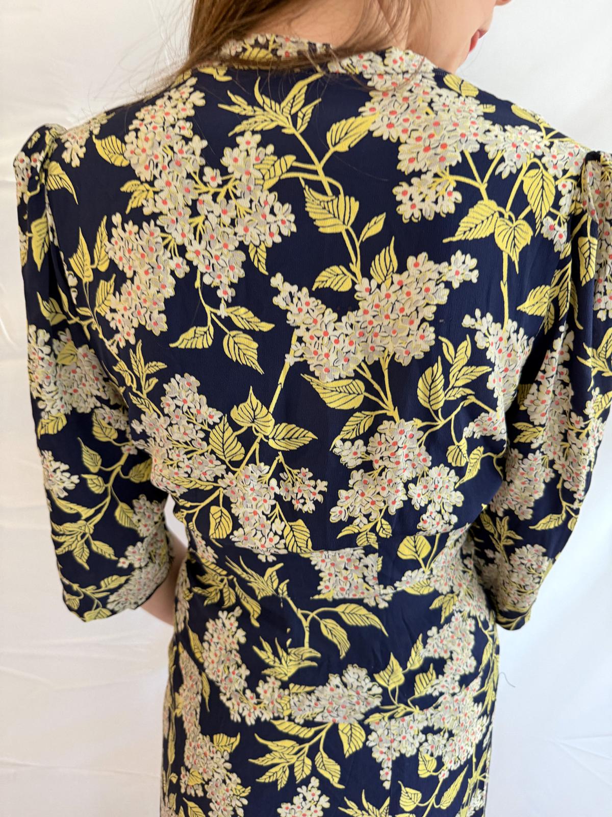 Seidenweiches kaltes Viskose-Blumenkleid aus den 1940er Jahren mit Schößchen