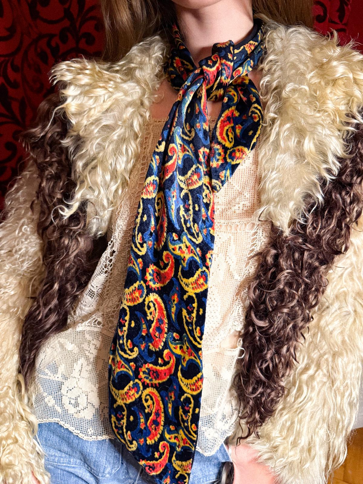 1930s Printed Silk Velvet Cravat-Style Printed Neckscarf