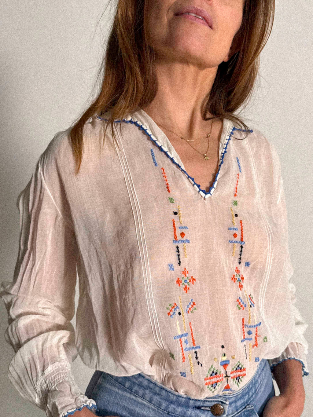 Bestickte Baumwollgaze-Bluse aus den 1930er-Jahren