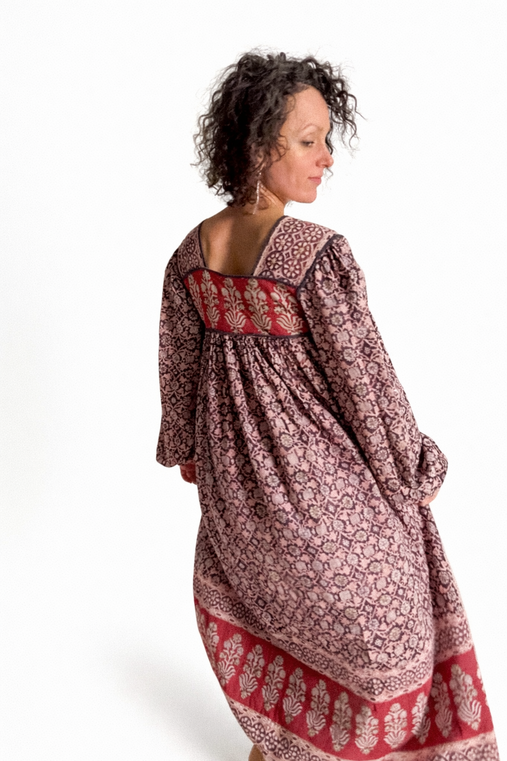 Indisches Baumwollkleid mit Blockdruck aus den 1970er Jahren und Empire-Schnitt