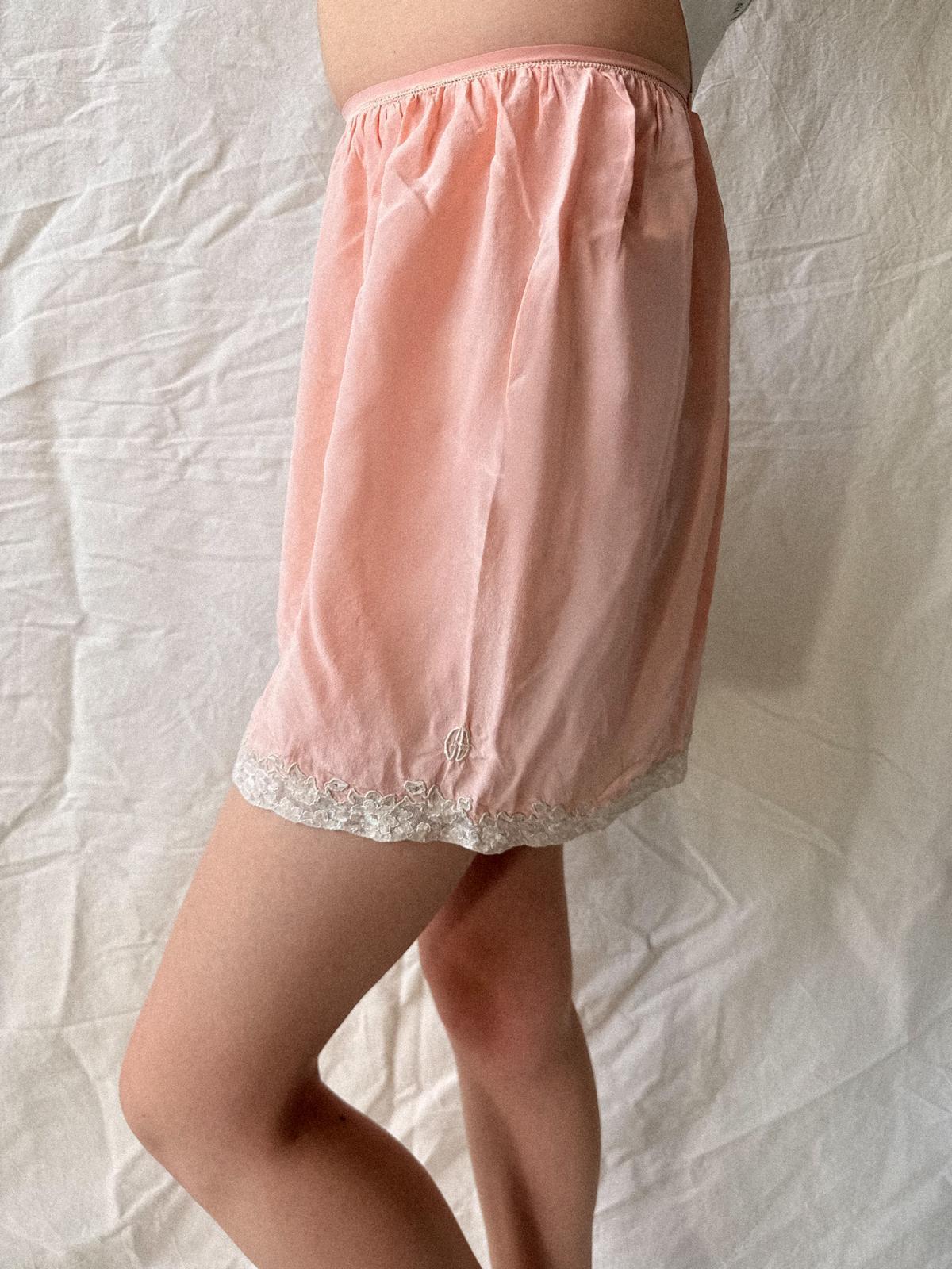 1920s Salmon Pink Silk Boudoir Bloomers / Jazz Pants with Lace Trim – Monogrammed French Lingerie Shorts