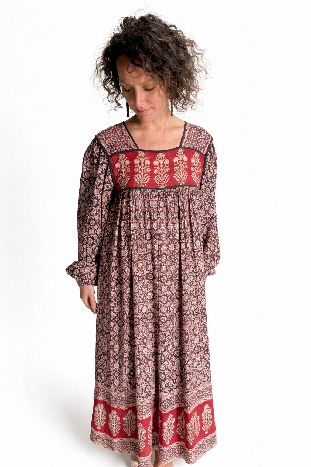 Indisches Baumwollkleid mit Blockdruck aus den 1970er Jahren und Empire-Schnitt