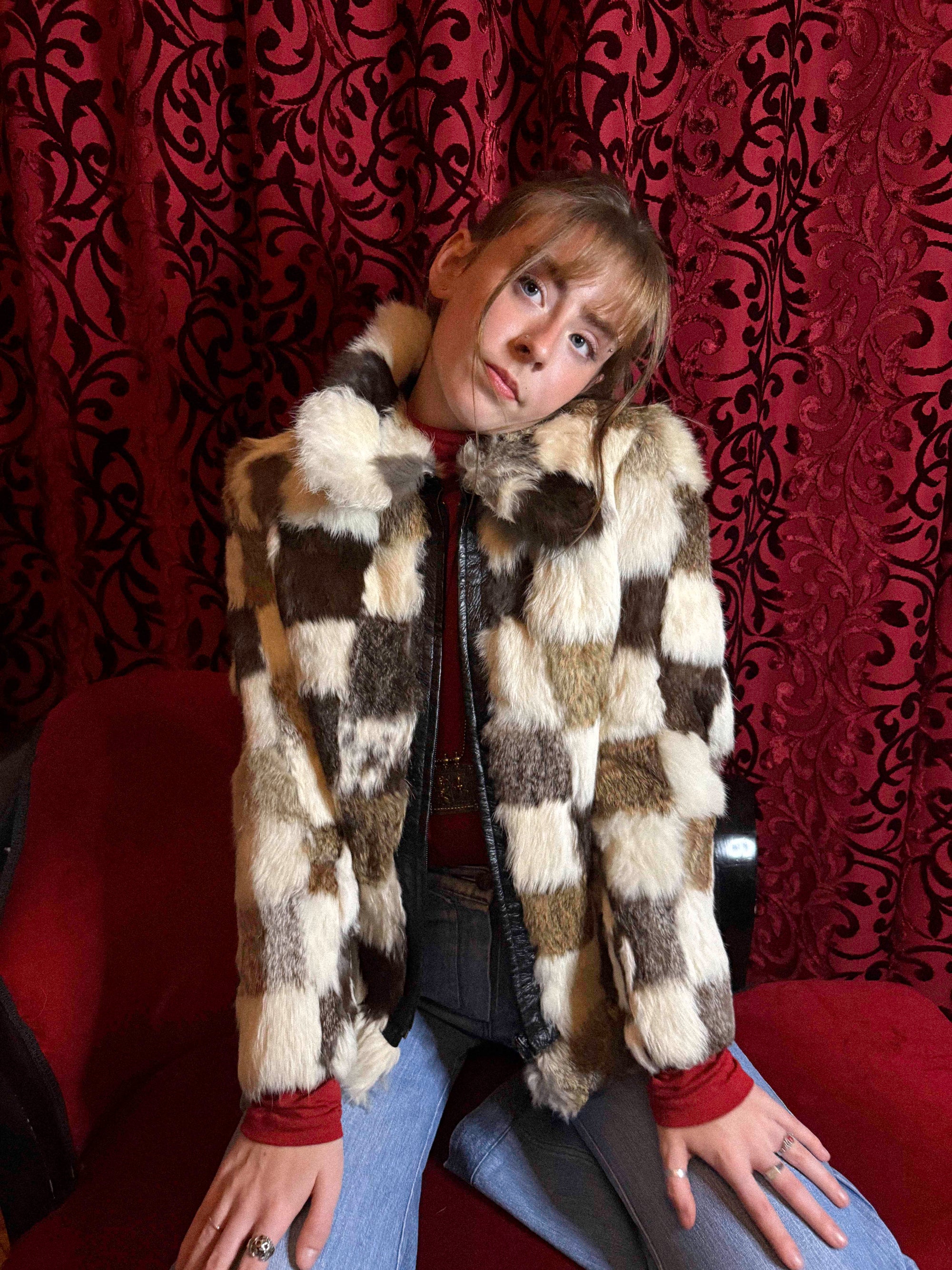 Patchwork-Jacke aus Pelz und Leder der 1970er Jahre – Schachbrettmuster mit Dolchkragen, Glam-Rock-Ikone