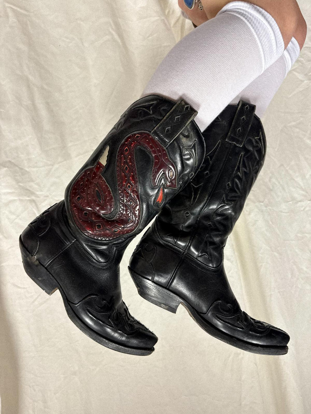 Vintage Rattle-snake Inlay Cowboy Boots (39)