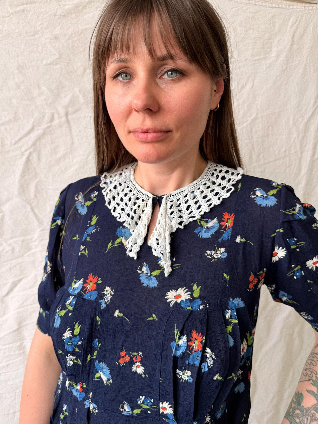 Late 1930s Floral Rayon Crepe Teadress with Crochet Collar