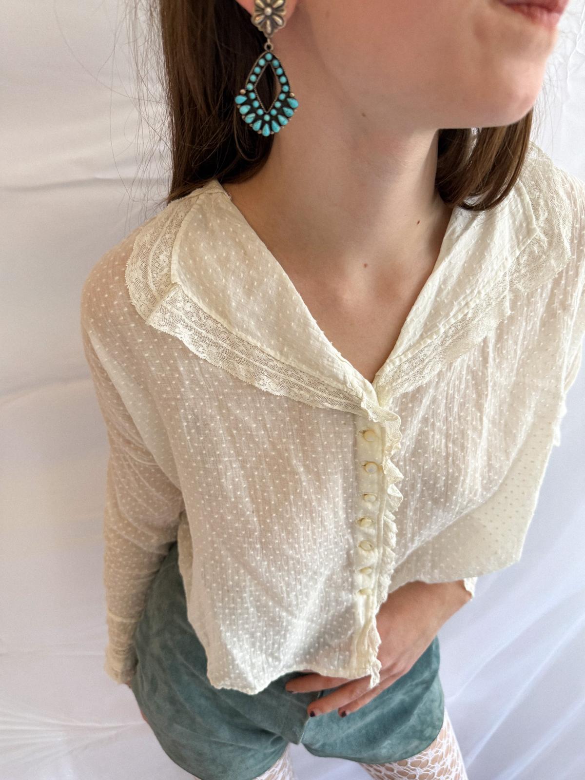 Edwardianische Baumwollbluse mit Schweizer Stickerei und Matrosenkragen