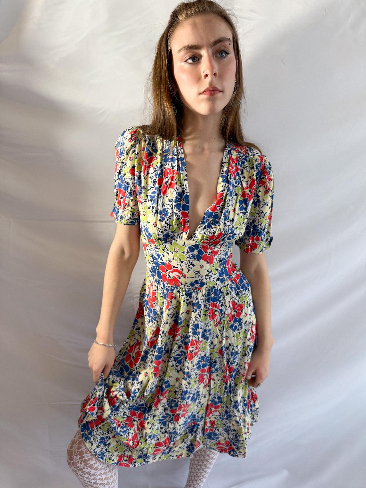 Geblümtes Baumwoll-Teekleid aus den 1940er Jahren