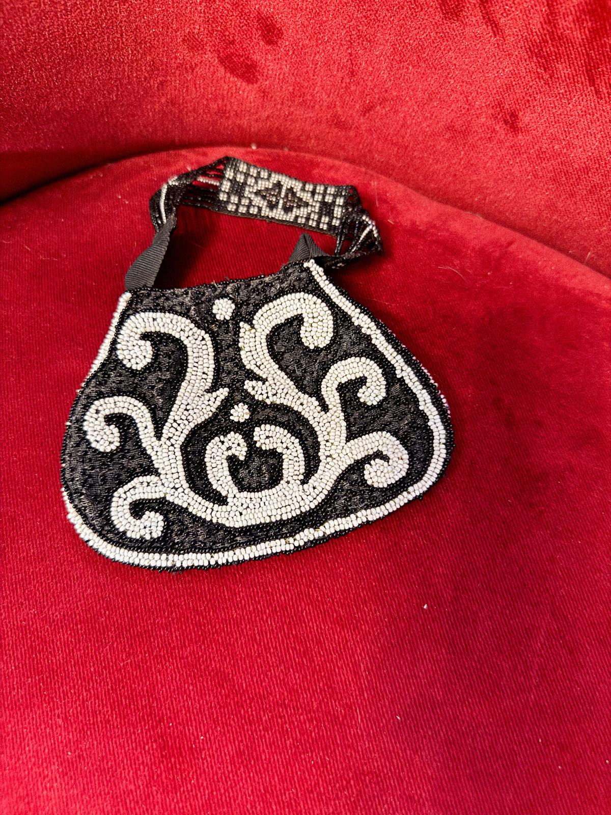 Mini Beaded Edwardian / Early 20th Century Coin or Jewellery Pouch