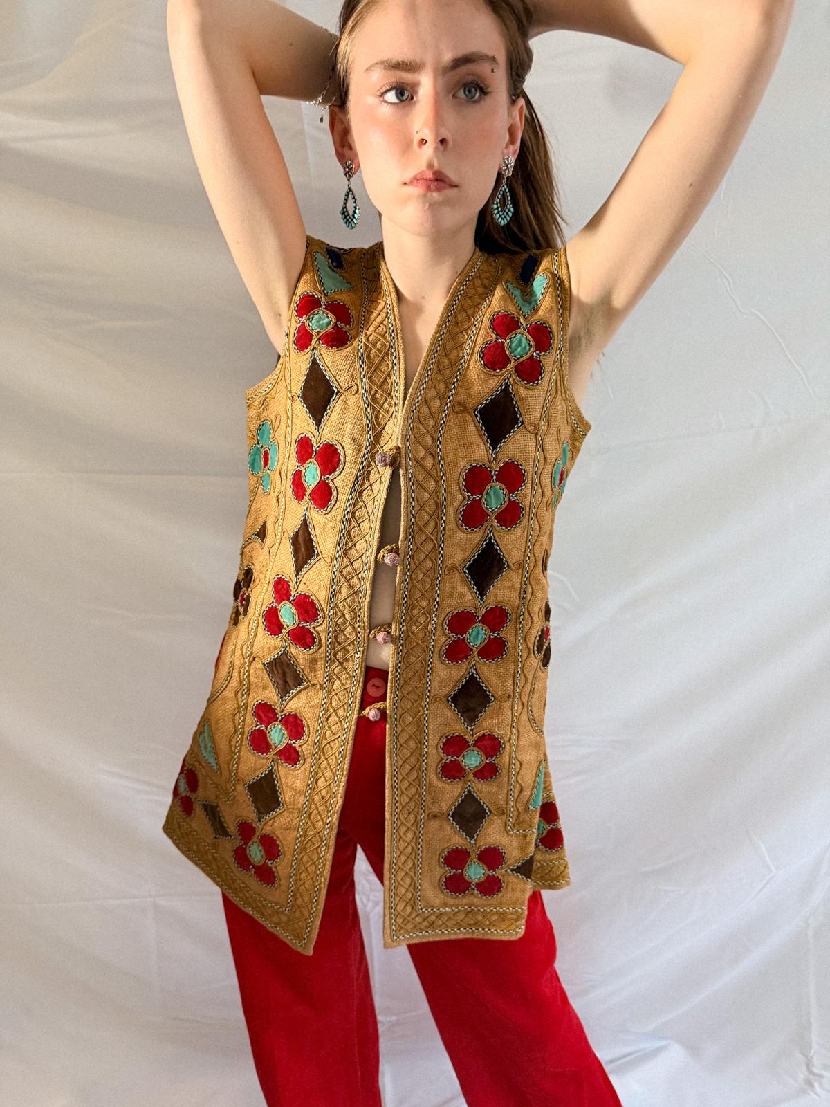 1960er afghanische Jute-Weste mit Stickerei und aufwendiger Samt-Intarsie