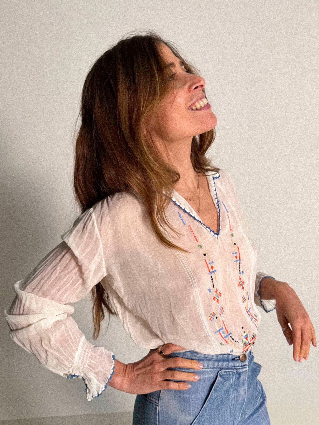 Bestickte Baumwollgaze-Bluse aus den 1930er-Jahren