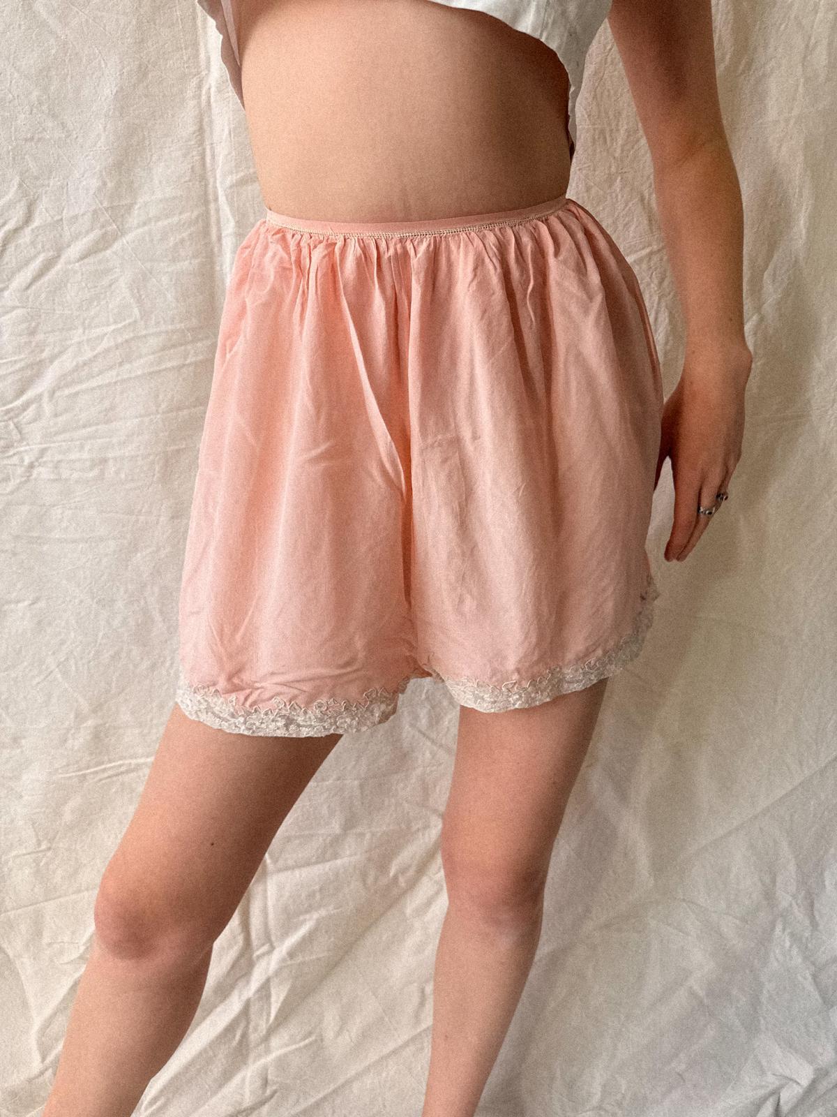 1920s Salmon Pink Silk Boudoir Bloomers / Jazz Pants with Lace Trim – Monogrammed French Lingerie Shorts