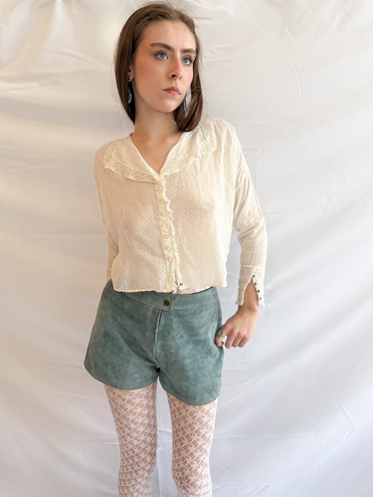 Edwardianische Baumwollbluse mit Schweizer Stickerei und Matrosenkragen