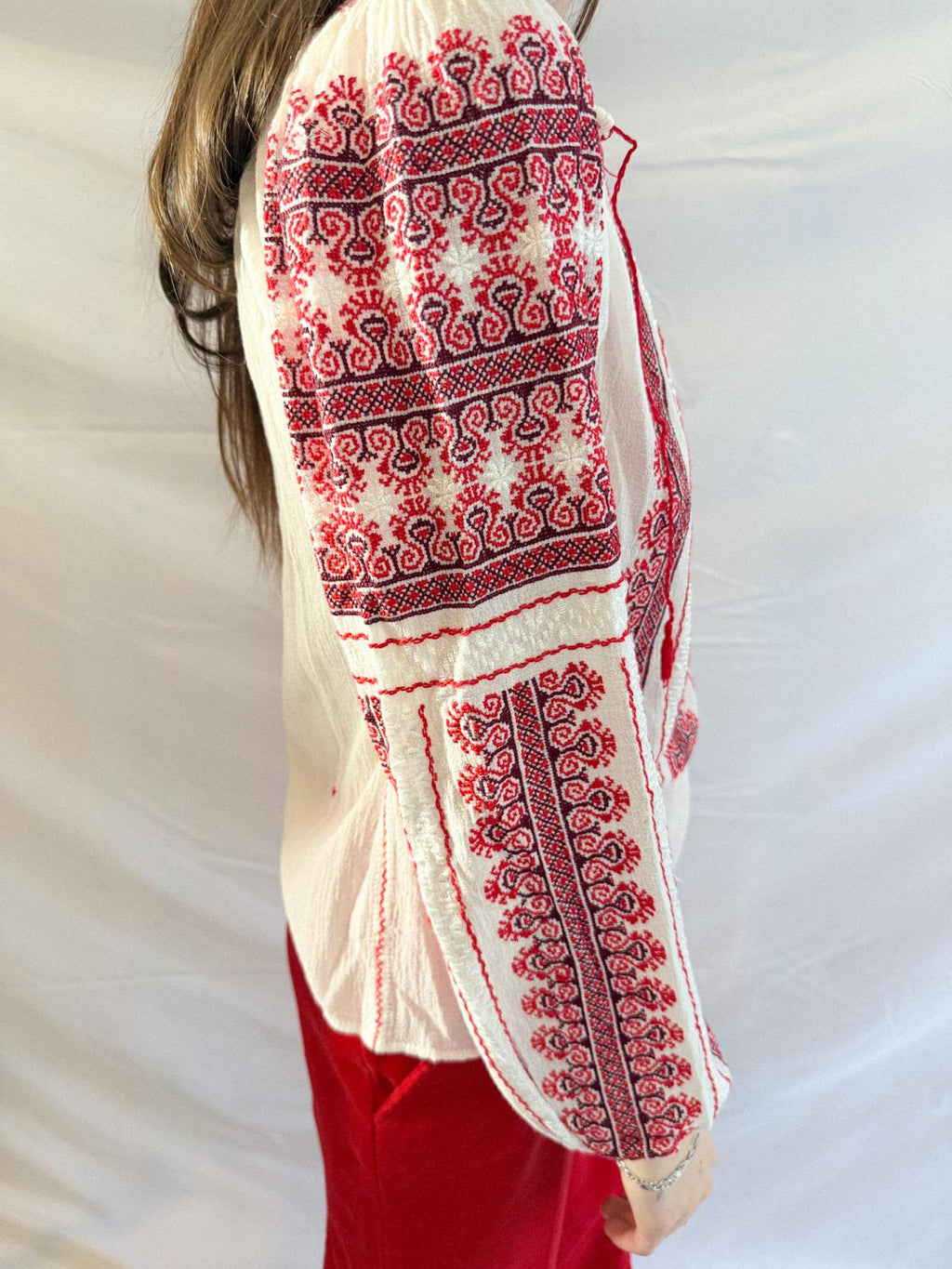 1940s Eastern European Embroidered Blouse in Red and Cream Cheesecloth