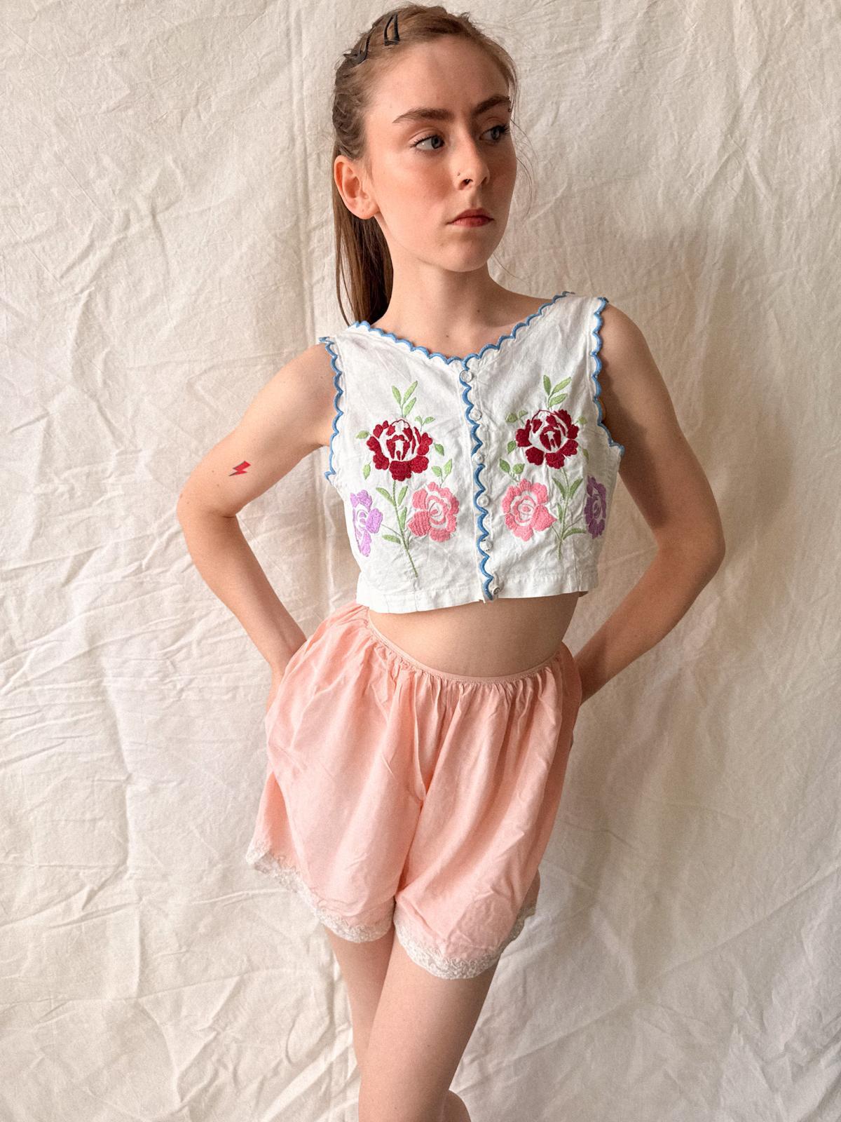 1920s Salmon Pink Silk Boudoir Bloomers / Jazz Pants with Lace Trim – Monogrammed French Lingerie Shorts