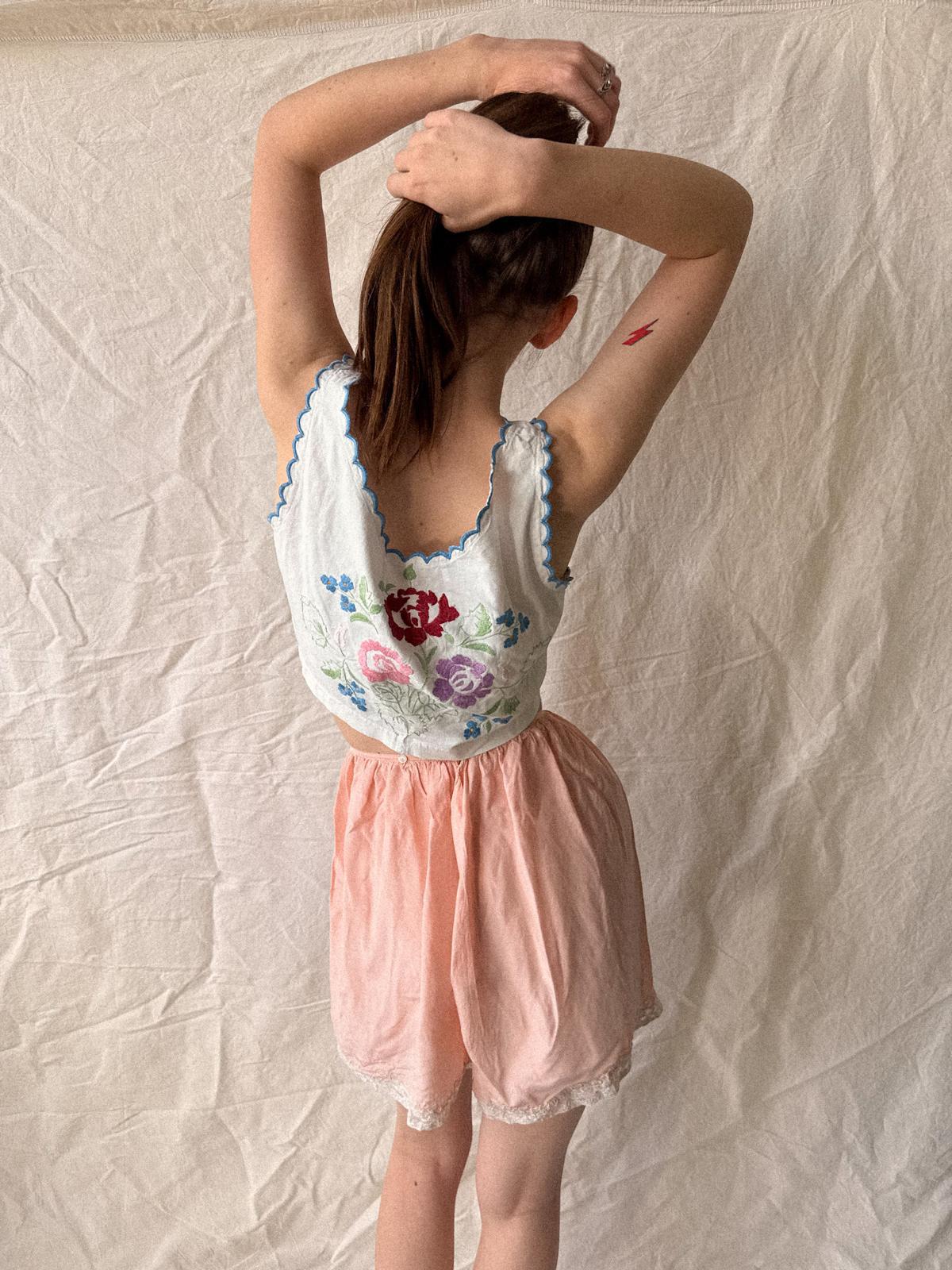 1920s Salmon Pink Silk Boudoir Bloomers / Jazz Pants with Lace Trim – Monogrammed French Lingerie Shorts