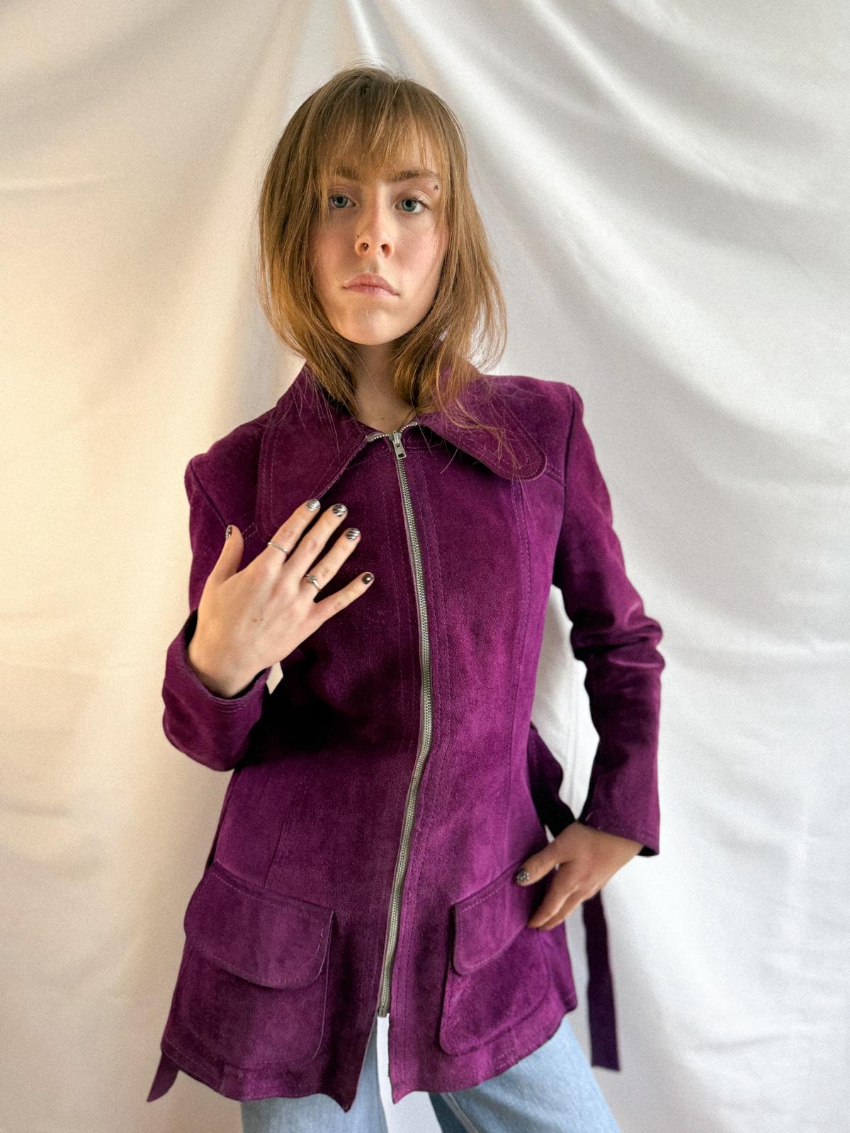 Royal Amethyst Wildlederjacke aus den 1970er Jahren mit Dolchkragen