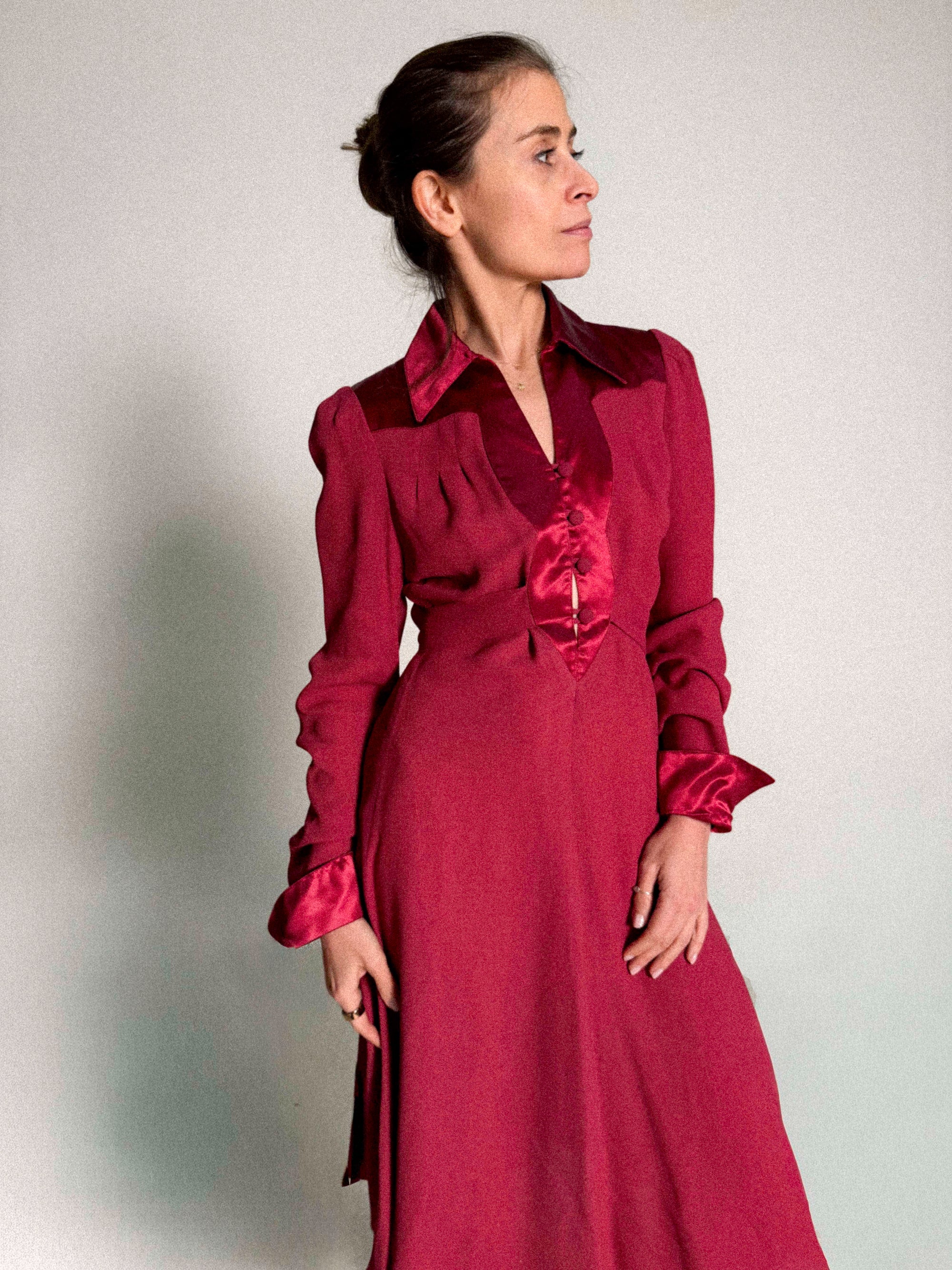 Ossie Clark für Radley Kleid aus Moose Crêpe mit Satinbesatz aus den 1970er Jahren