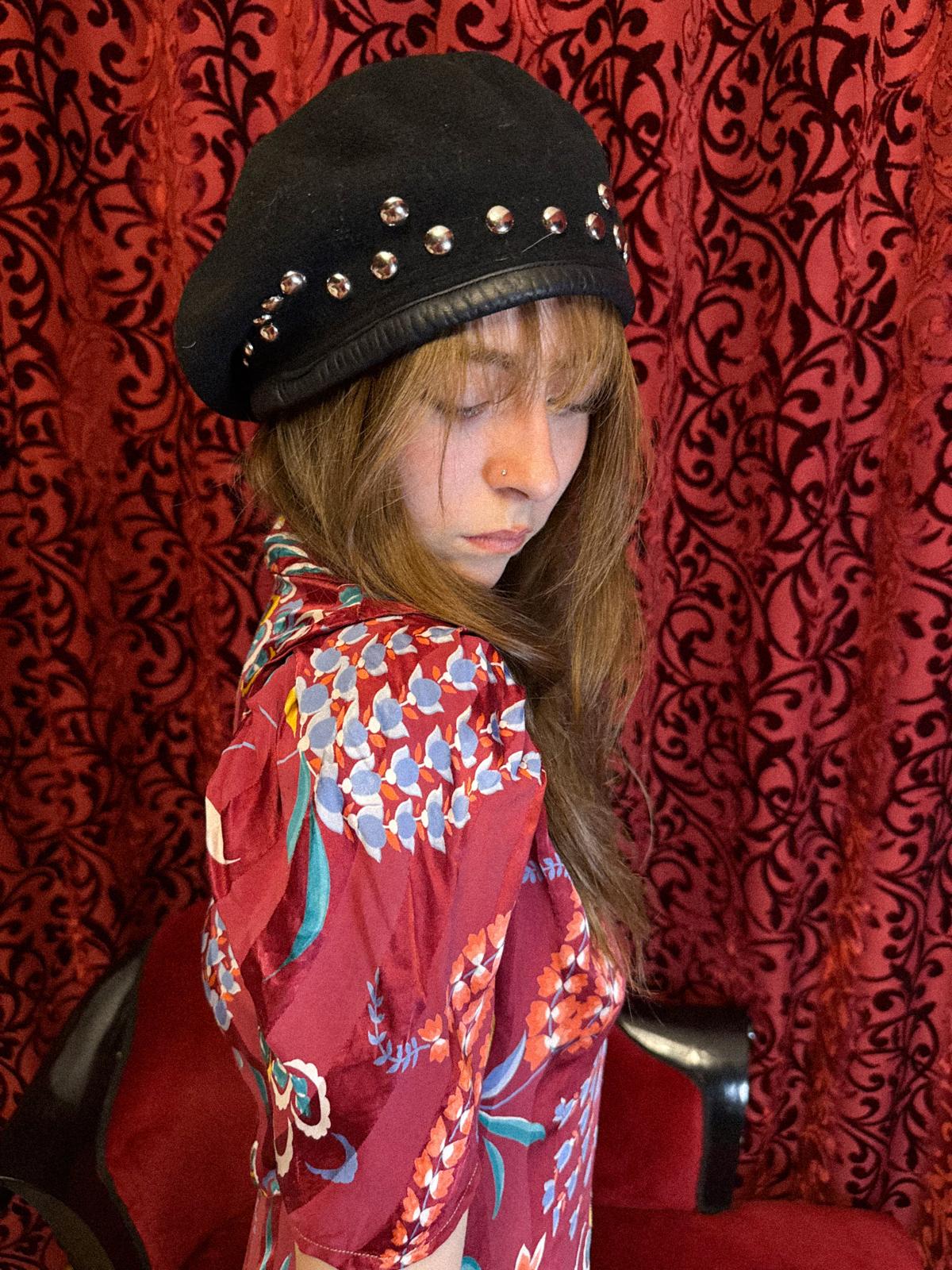 Hauskleid aus Satin mit Reißverschluss aus den 1940er Jahren