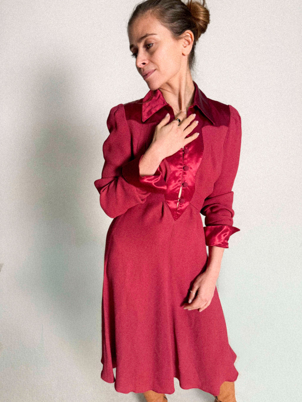 Ossie Clark für Radley Kleid aus Moose Crêpe mit Satinbesatz aus den 1970er Jahren