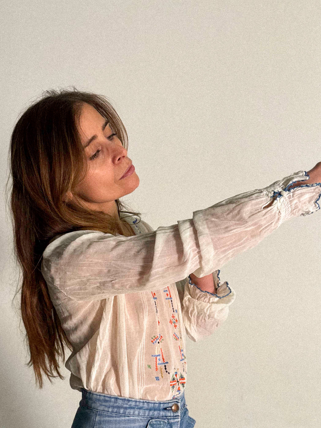 Bestickte Baumwollgaze-Bluse aus den 1930er-Jahren