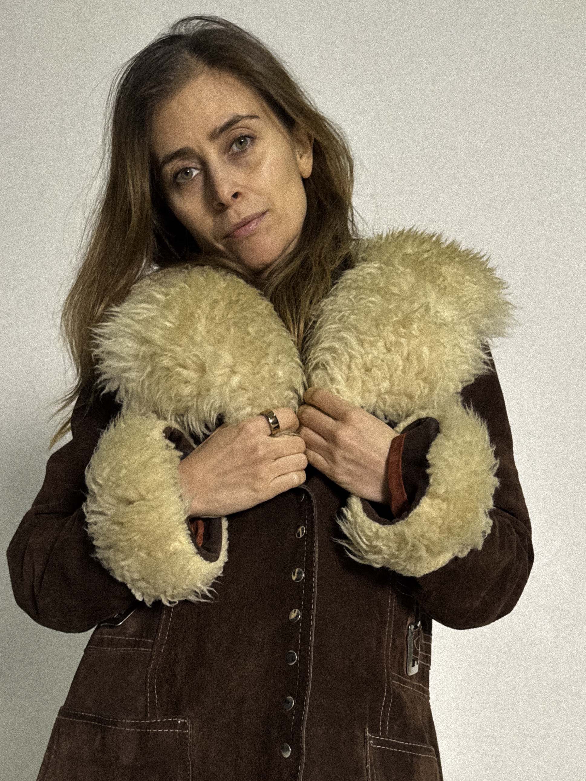 Brauner Wildleder-Penny-Lane-Mantel aus den 1970er-Jahren mit Knopfleiste und opulentem Schaffellkragen