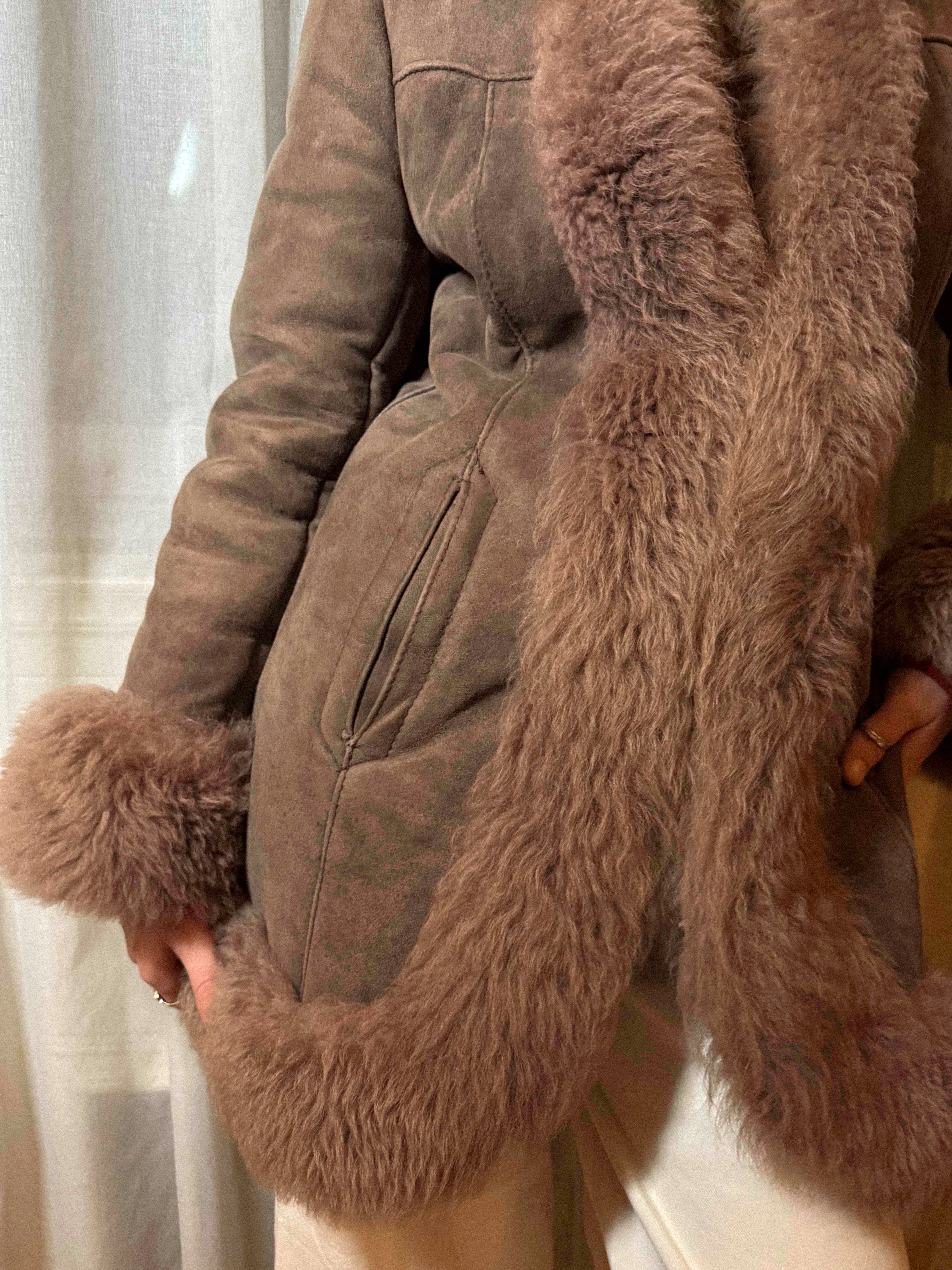 1970s Hooded Shearling Coat in Soft Chestnut / Mushroom Brown – Plush, Cuddly &amp; Exceptionally Warm