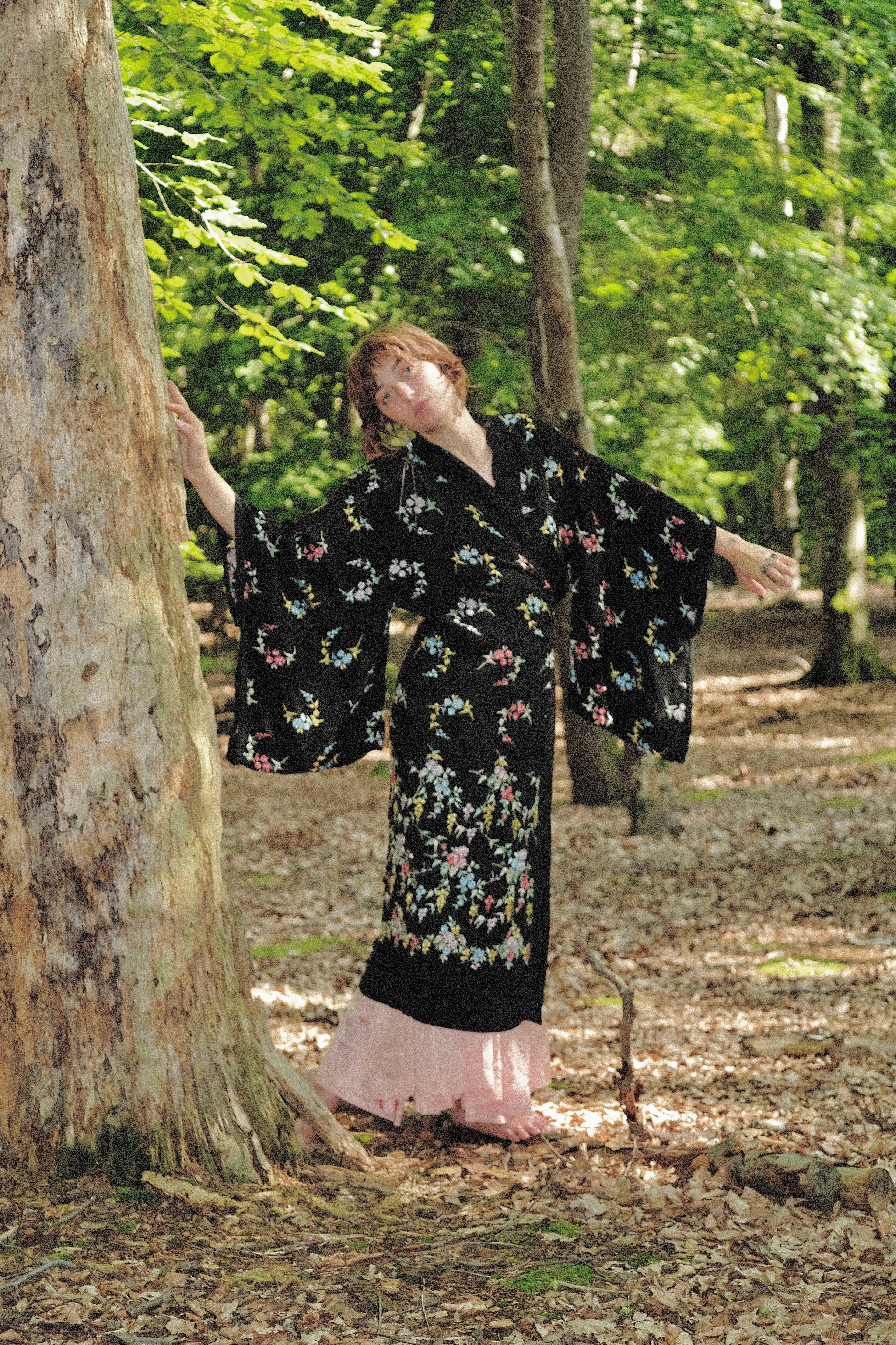 Antique 1920s Embroidered Blooms French Crepe Kimono Robe