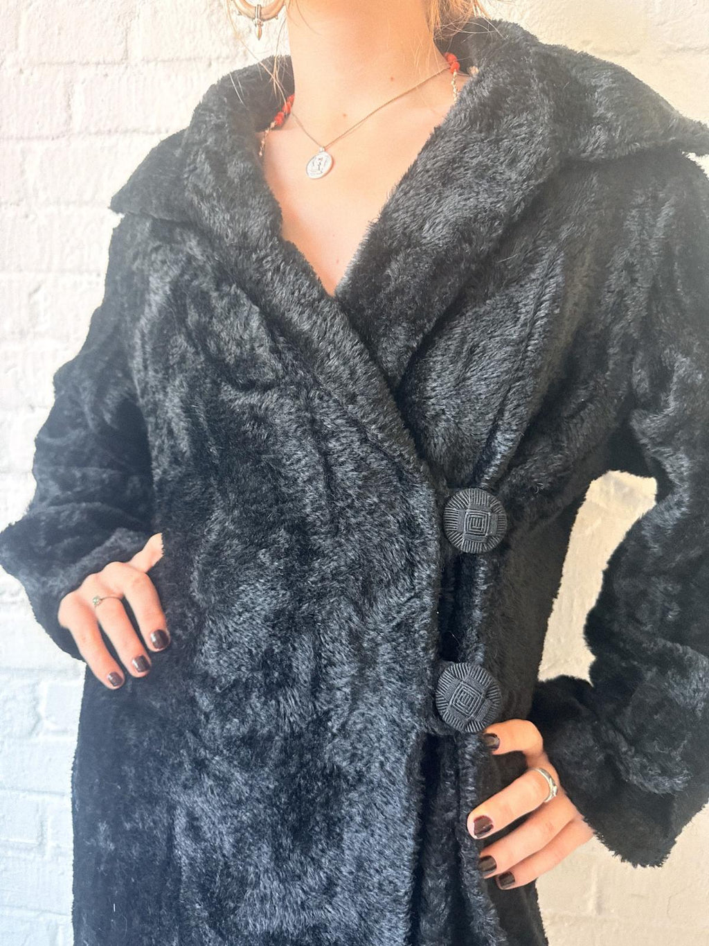 1920s French Black Plush Velvet Cocoon Coat – L. Musseau, Blois