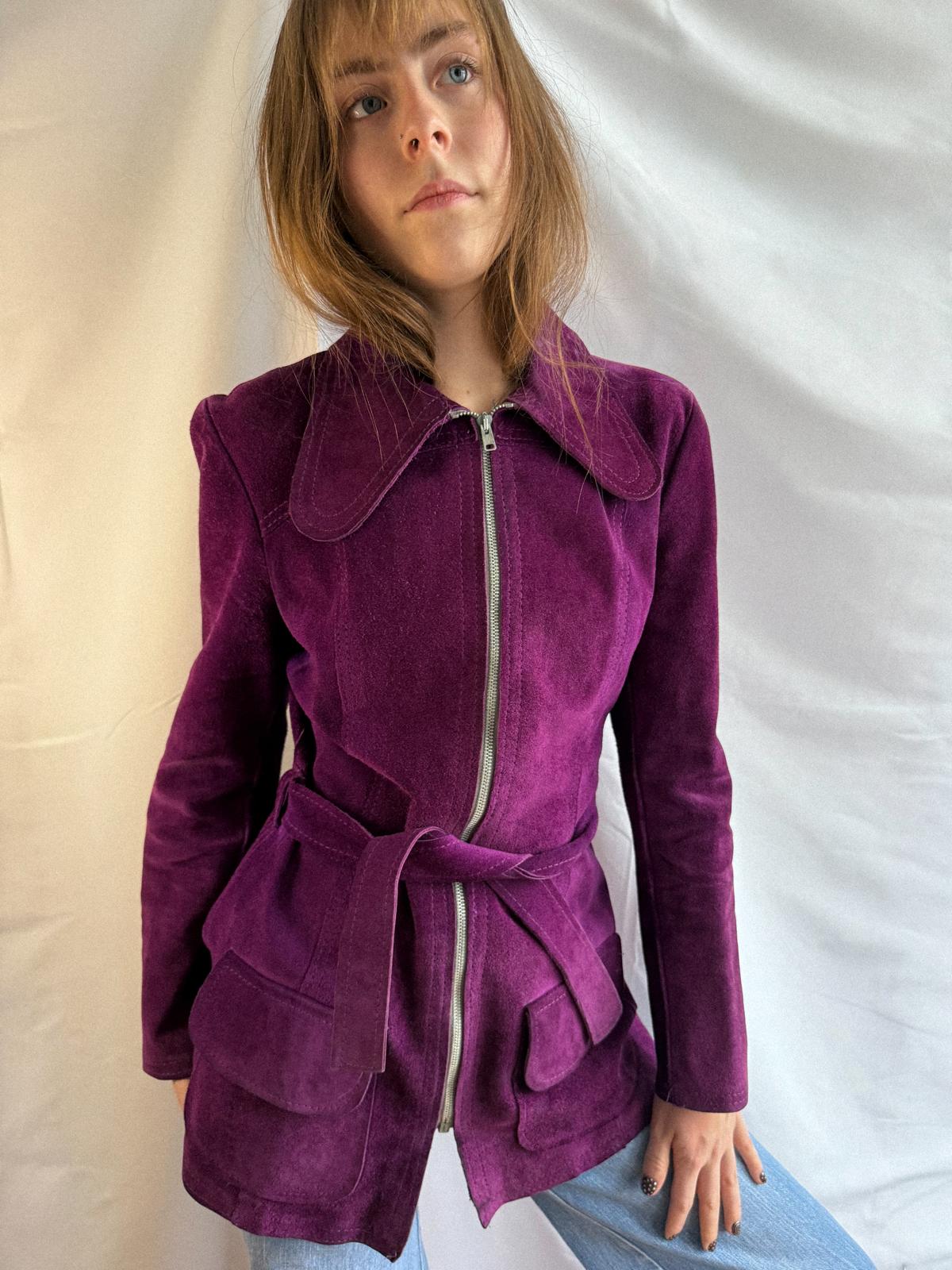 Royal Amethyst Wildlederjacke aus den 1970er Jahren mit Dolchkragen
