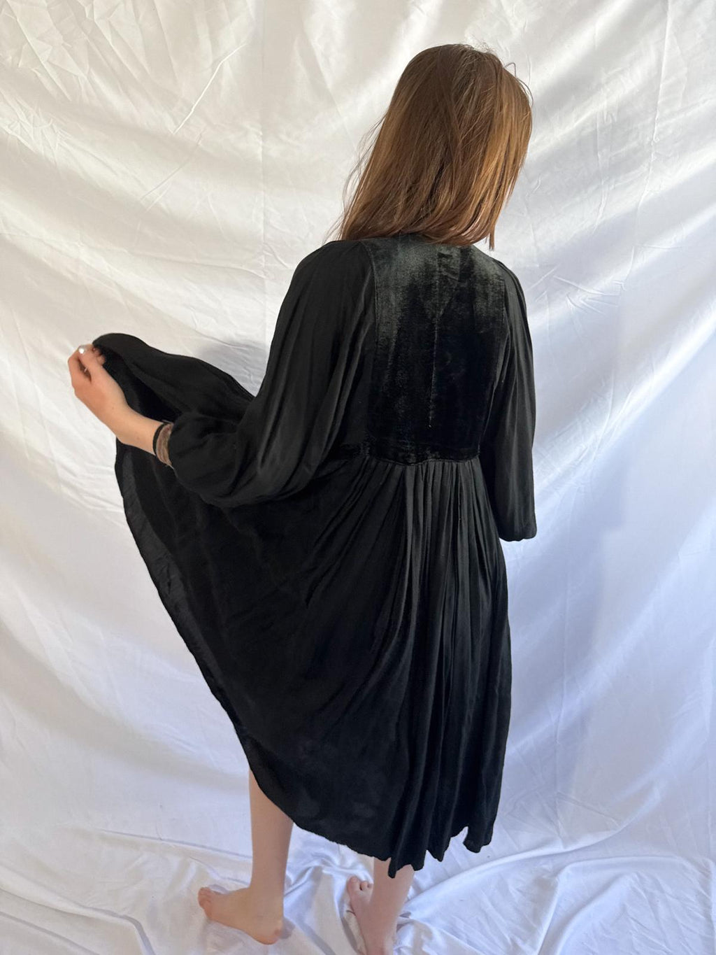 Afghanisches Kleid aus den 1970ern mit antiken Textilelementen