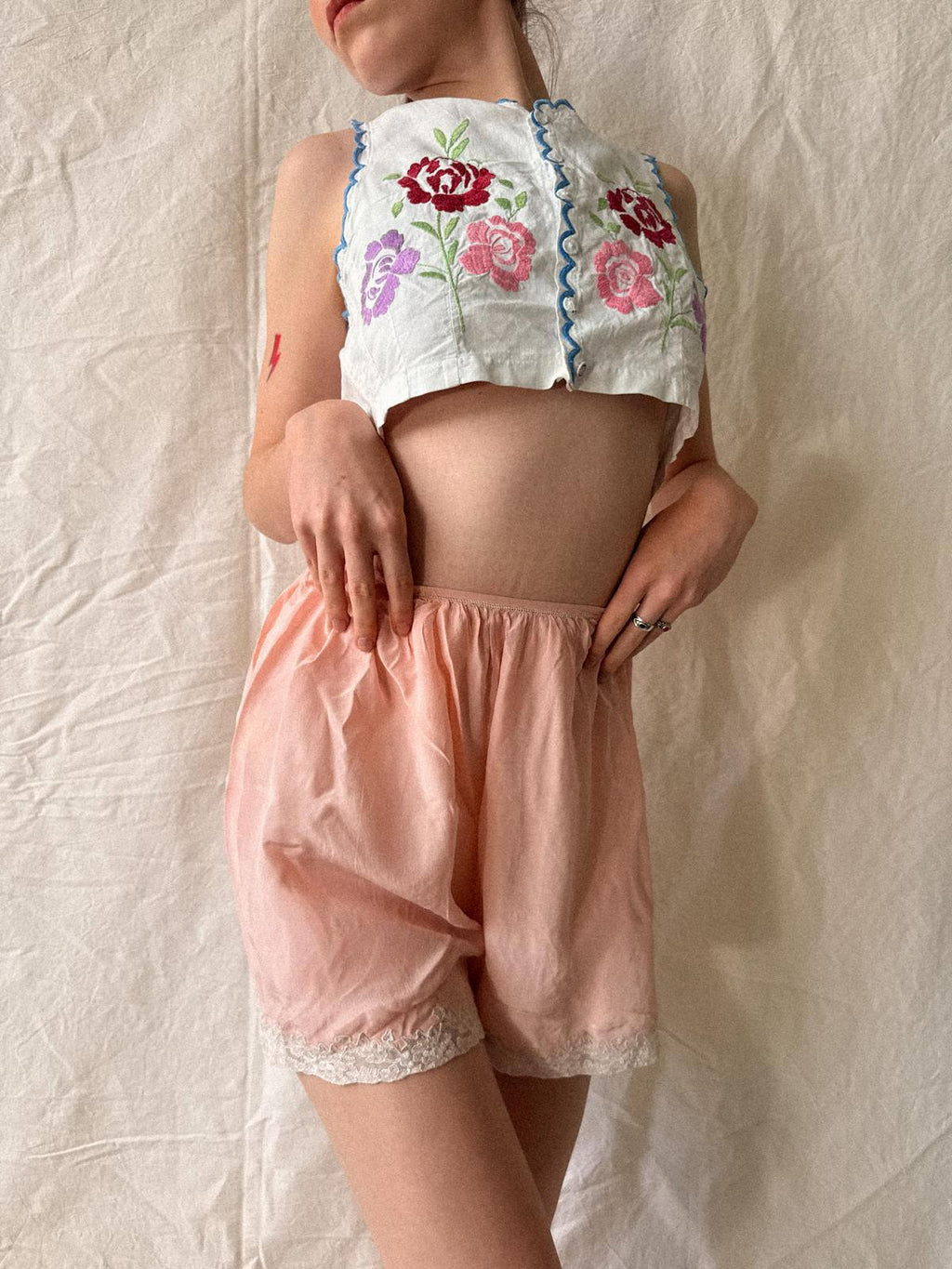 1920s Salmon Pink Silk Boudoir Bloomers / Jazz Pants with Lace Trim – Monogrammed French Lingerie Shorts