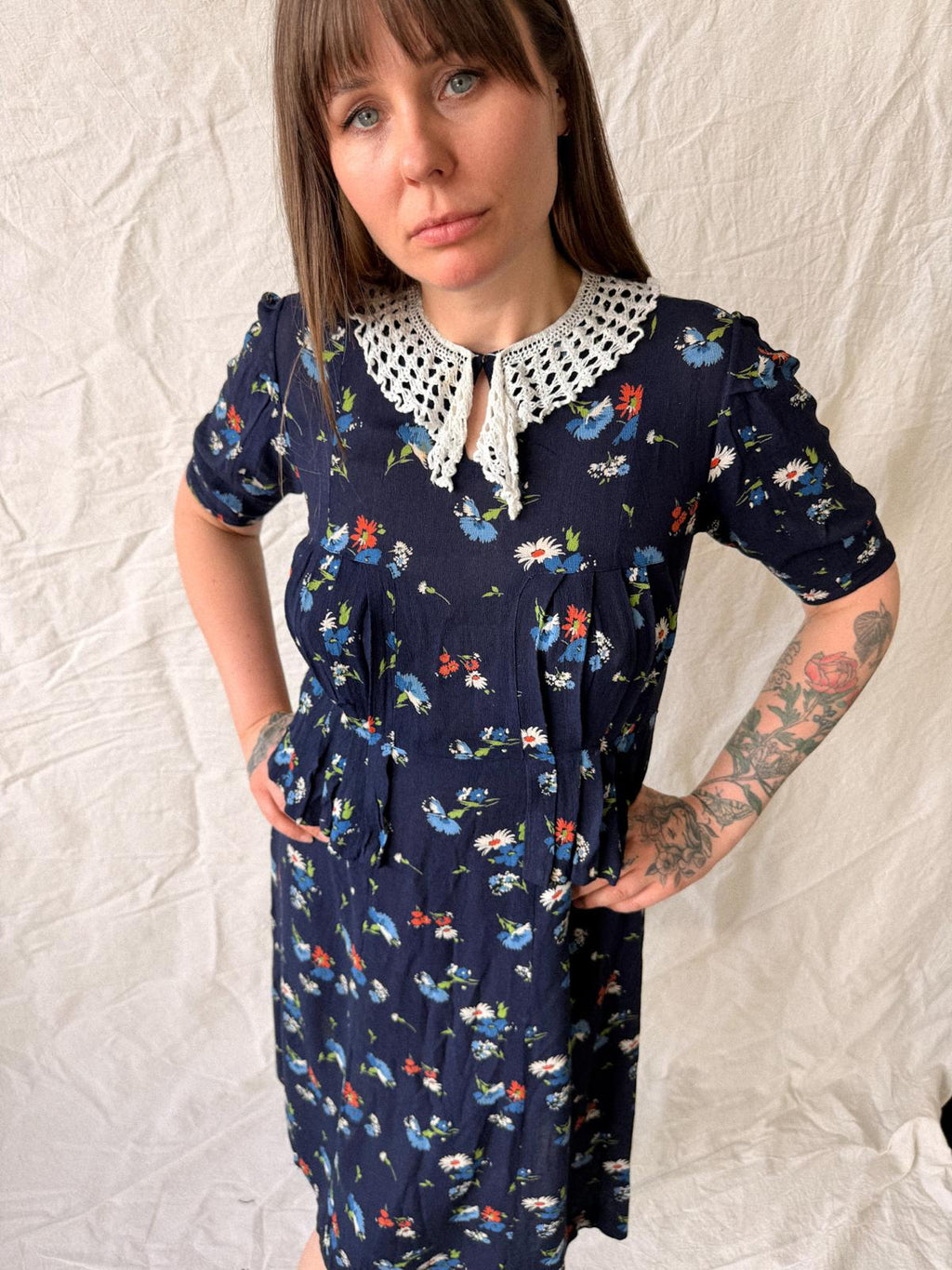 Late 1930s Floral Rayon Crepe Teadress with Crochet Collar