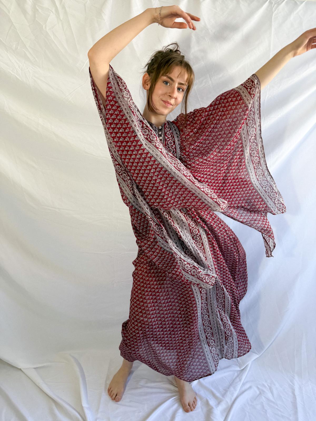 1970er Jahre Baumwollgaze Kaftan Maxikleid mit Engelsflügelärmeln – Unetikettiert Ayesha Davar