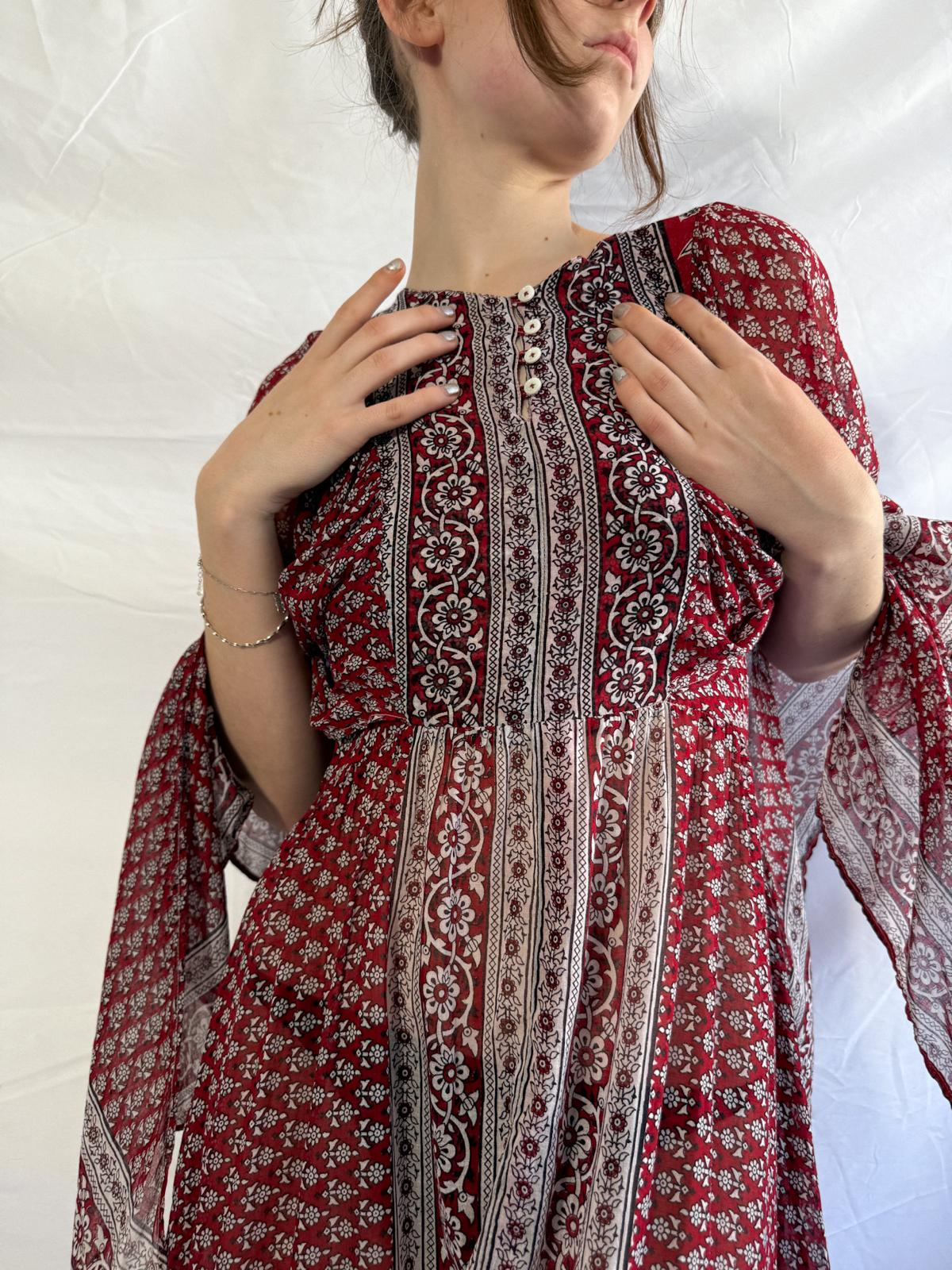 1970er Jahre Baumwollgaze Kaftan Maxikleid mit Engelsflügelärmeln – Unetikettiert Ayesha Davar