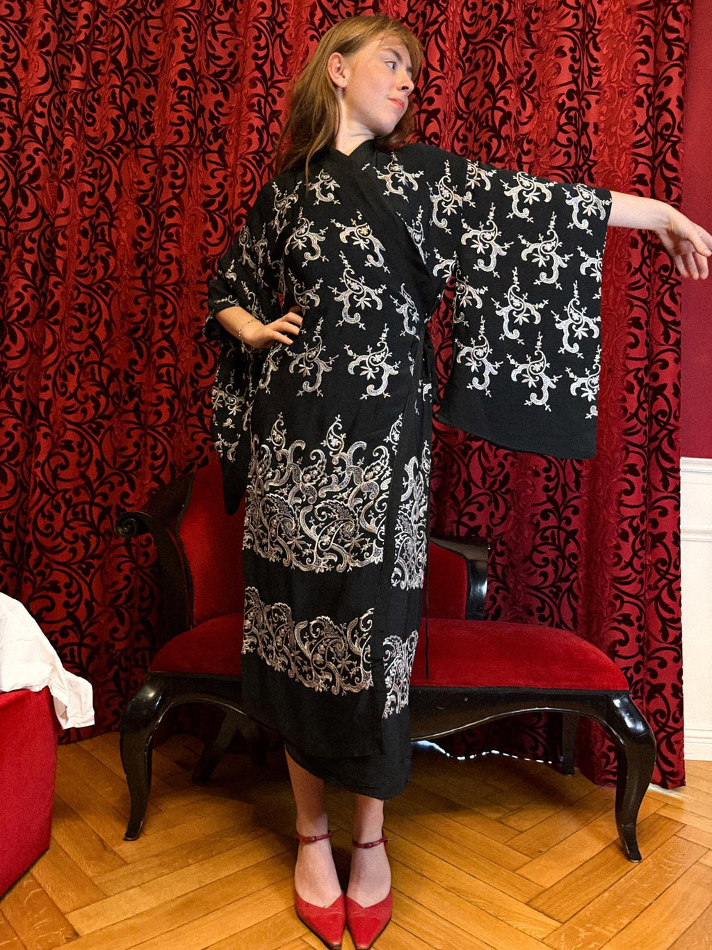 Antique 1920s/30s Embroidered Robe/Kimono