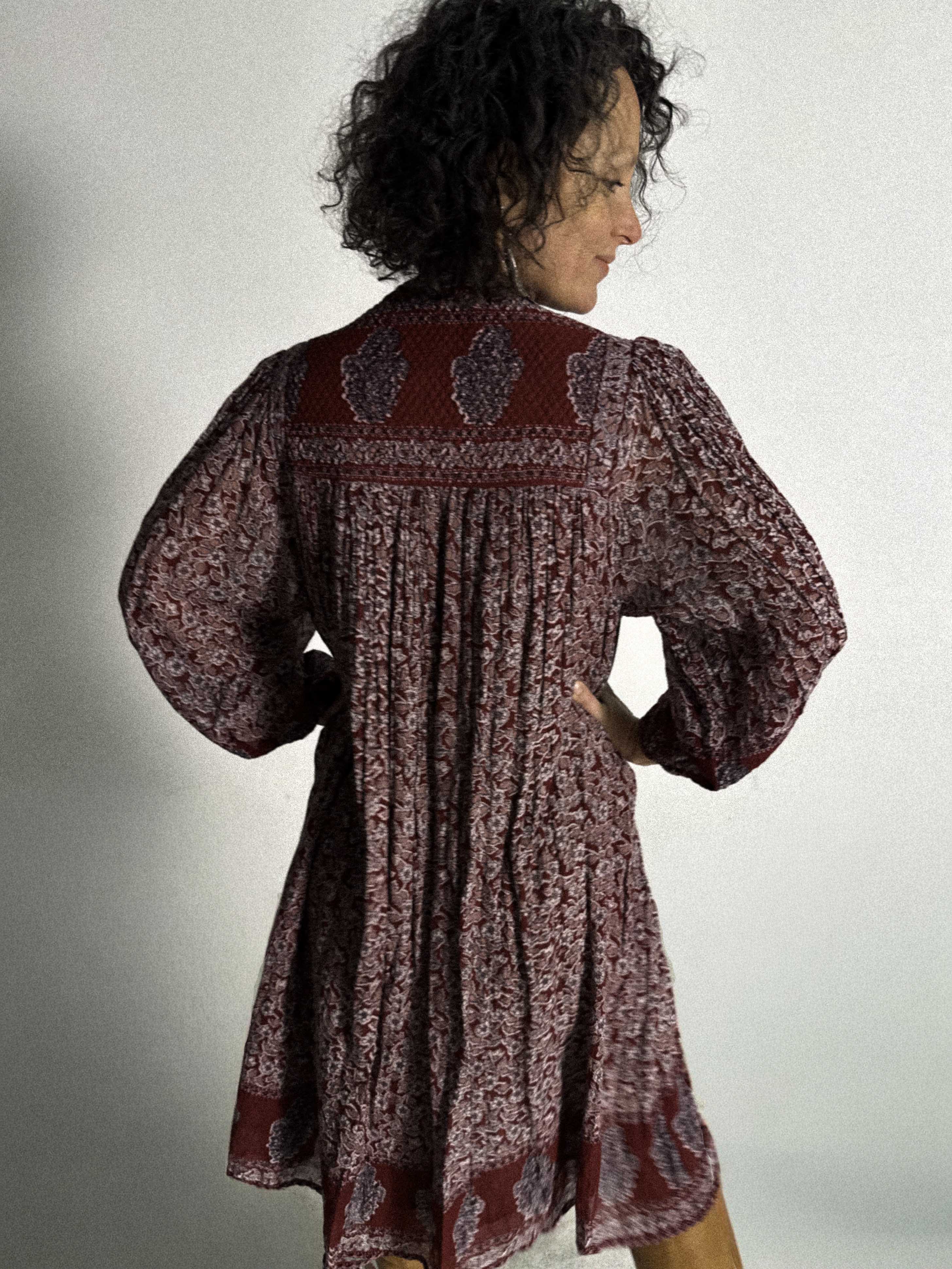 Rotes indisches Baumwollgaze-Kleid aus den 1970er-Jahren von Wings mit gesteppter Passe