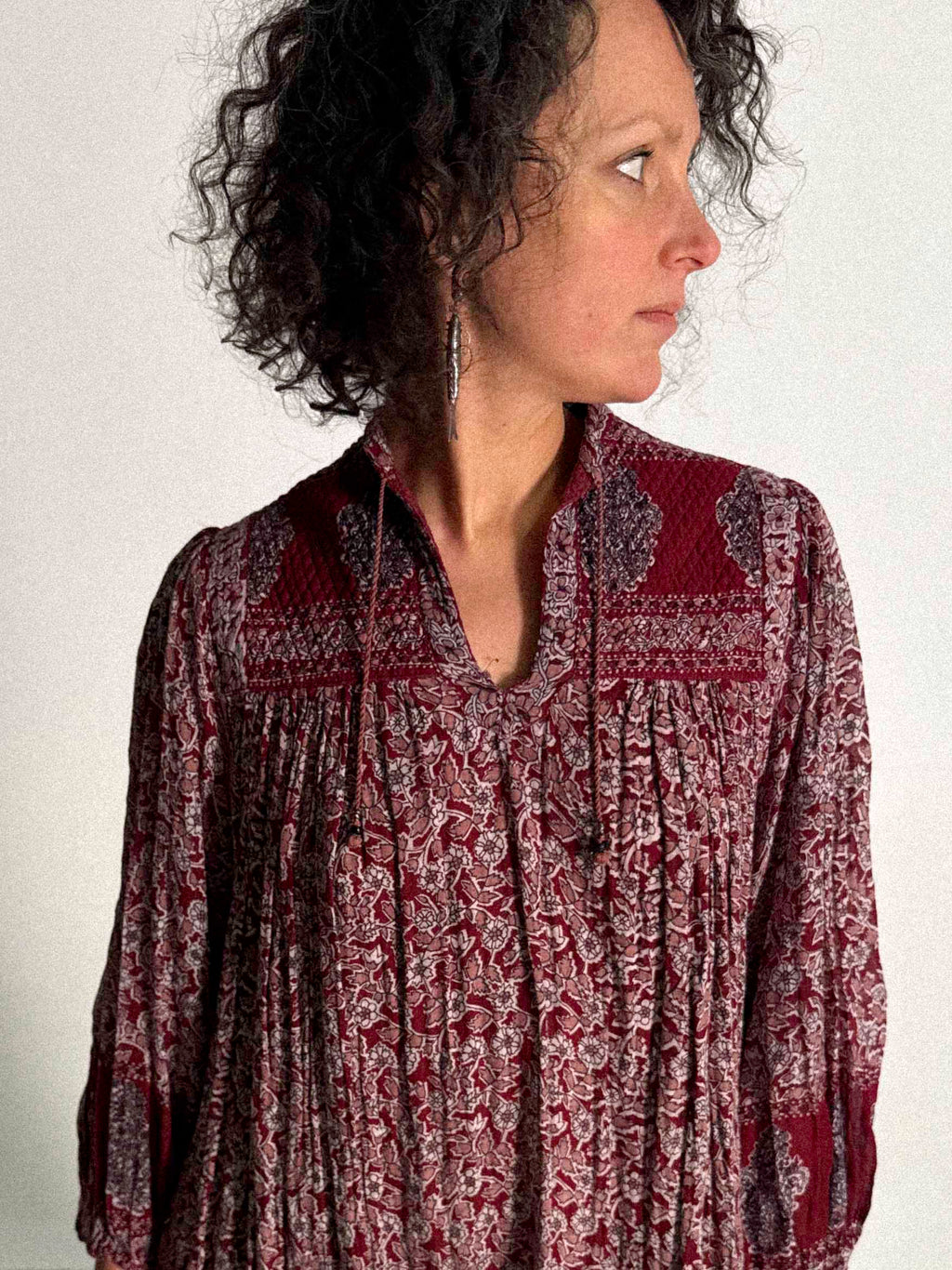 Rotes indisches Baumwollgaze-Kleid aus den 1970er-Jahren von Wings mit gesteppter Passe