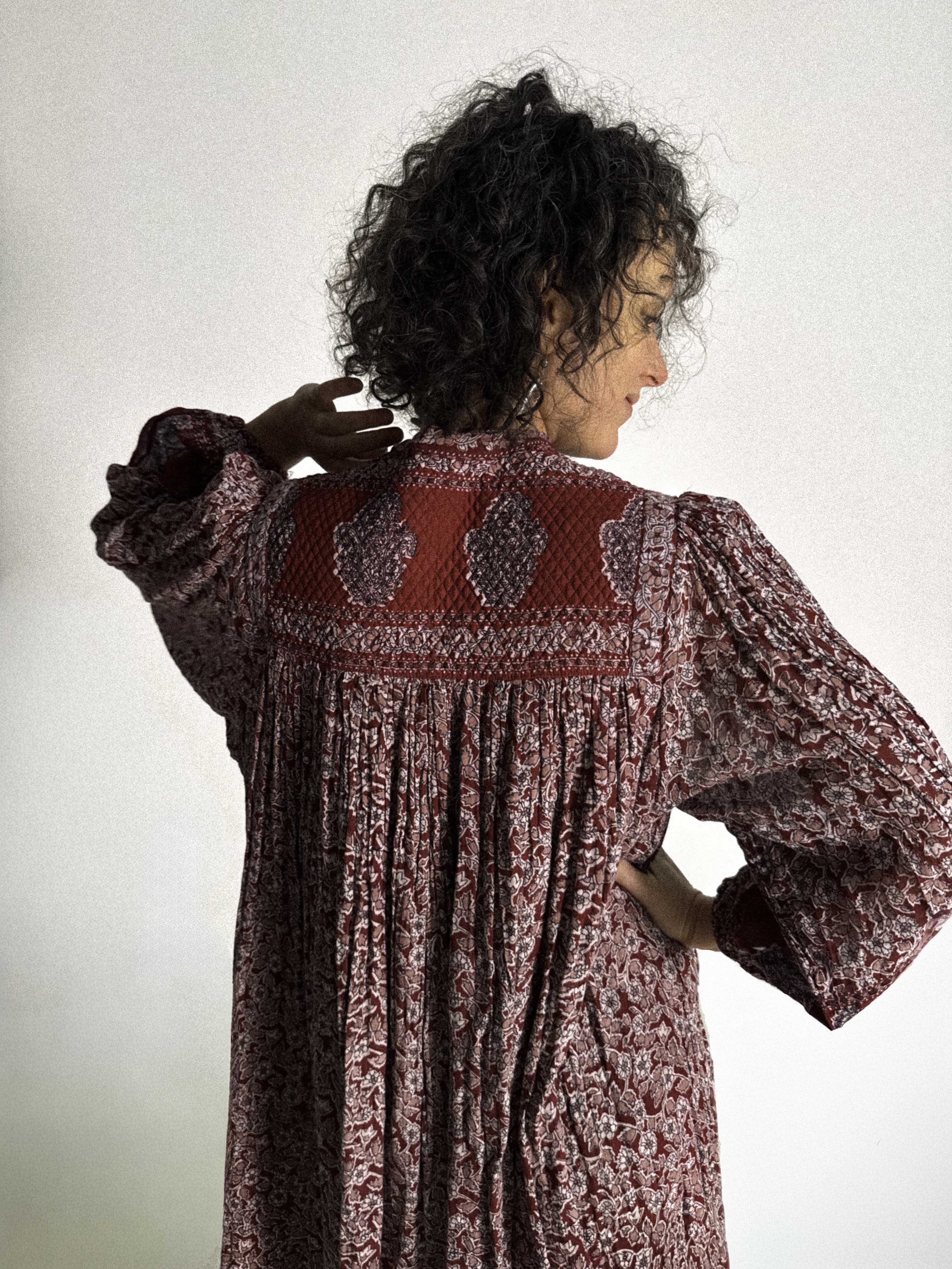 Rotes indisches Baumwollgaze-Kleid aus den 1970er-Jahren von Wings mit gesteppter Passe
