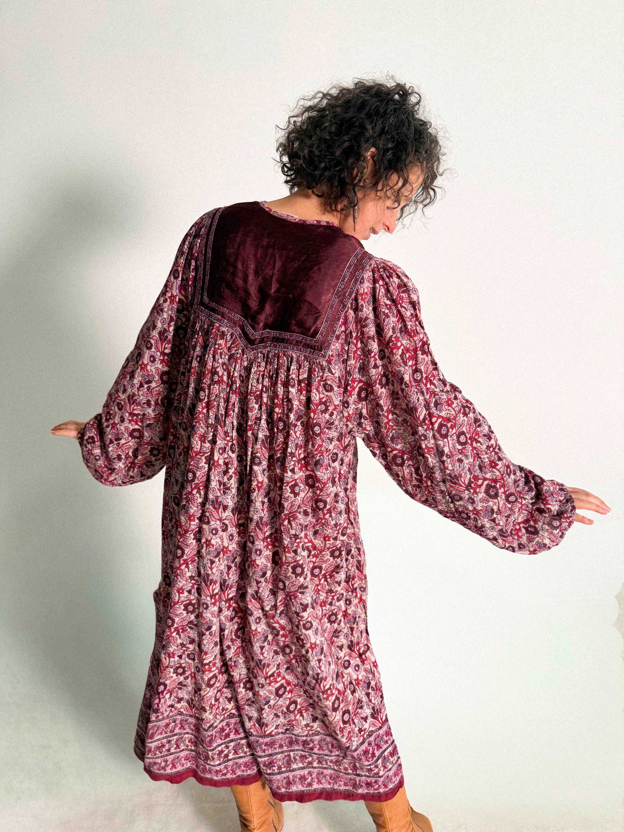 Baumwollgaze-Kleid aus den 1970er Jahren