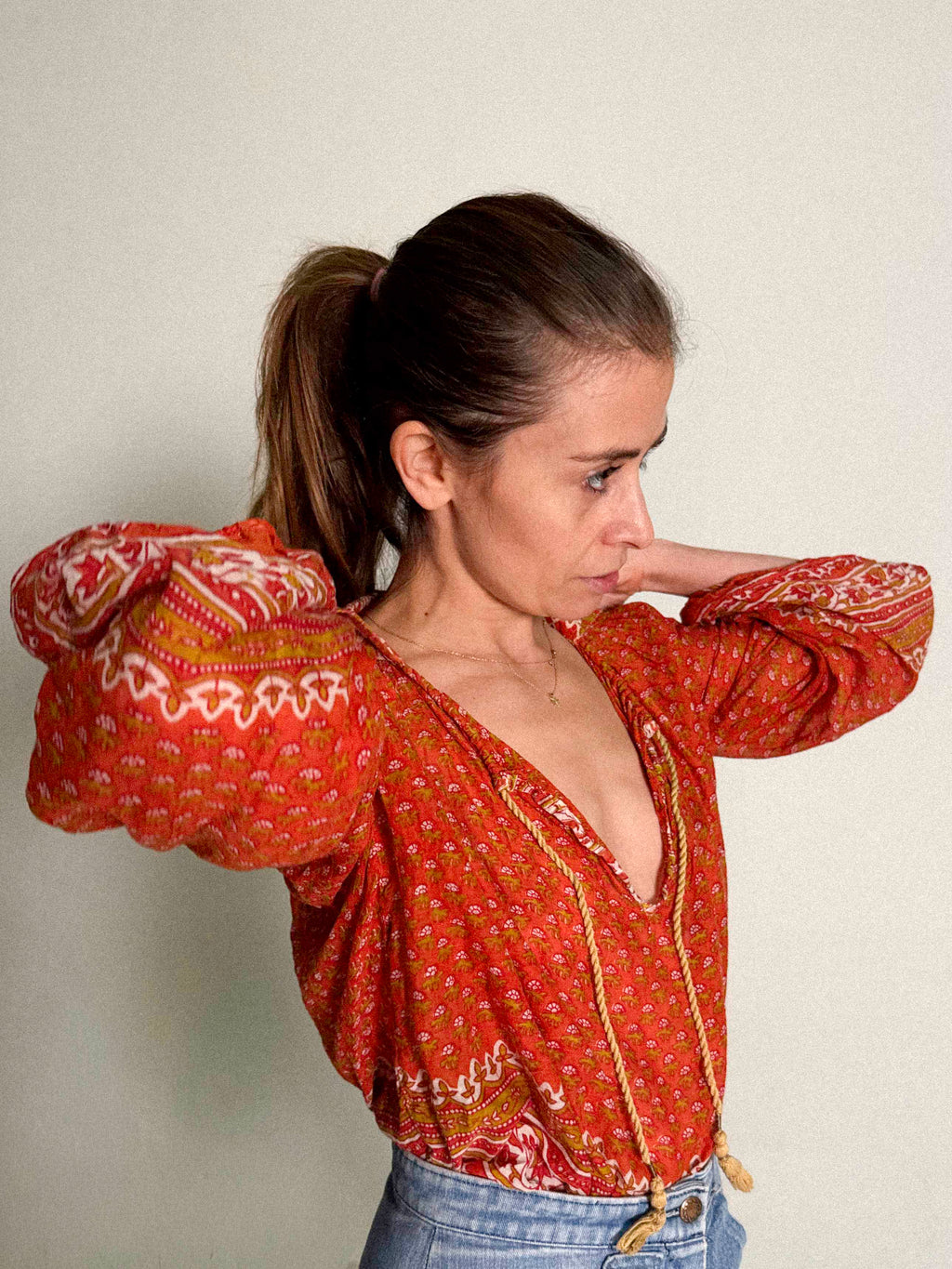 Baumwollgazebluse mit Kragen aus den 1970er Jahren