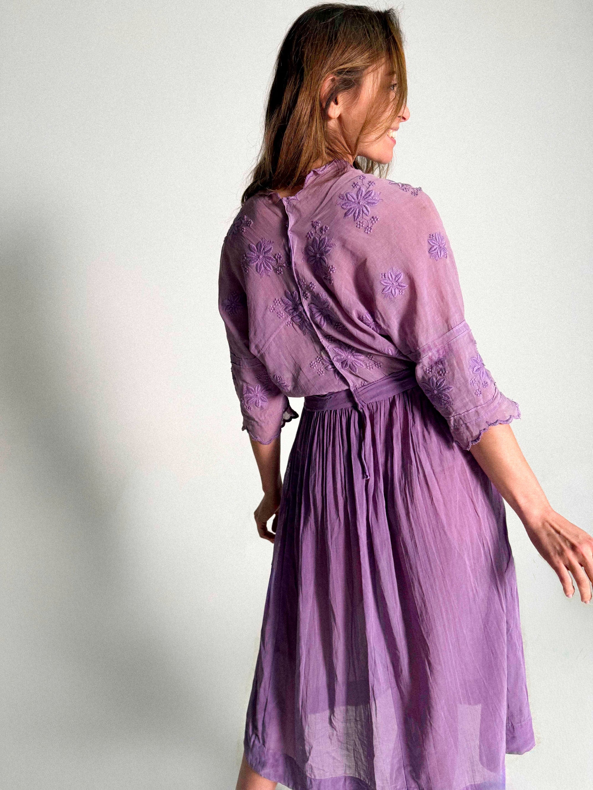 Originales Edwardianisches Kleid, in den 1970er Jahren lila gefärbt