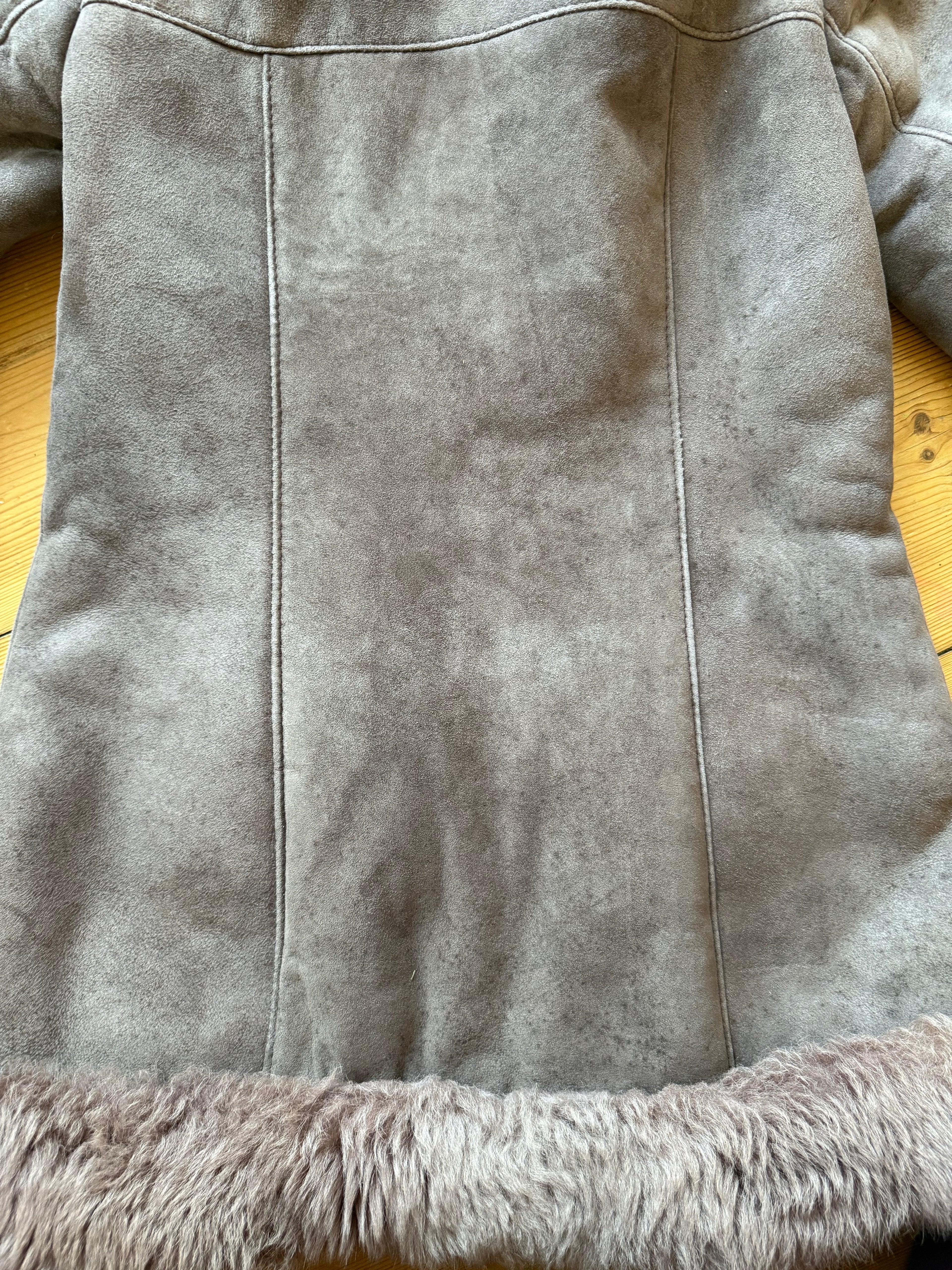1970s Hooded Shearling Coat in Soft Chestnut / Mushroom Brown – Plush, Cuddly &amp; Exceptionally Warm
