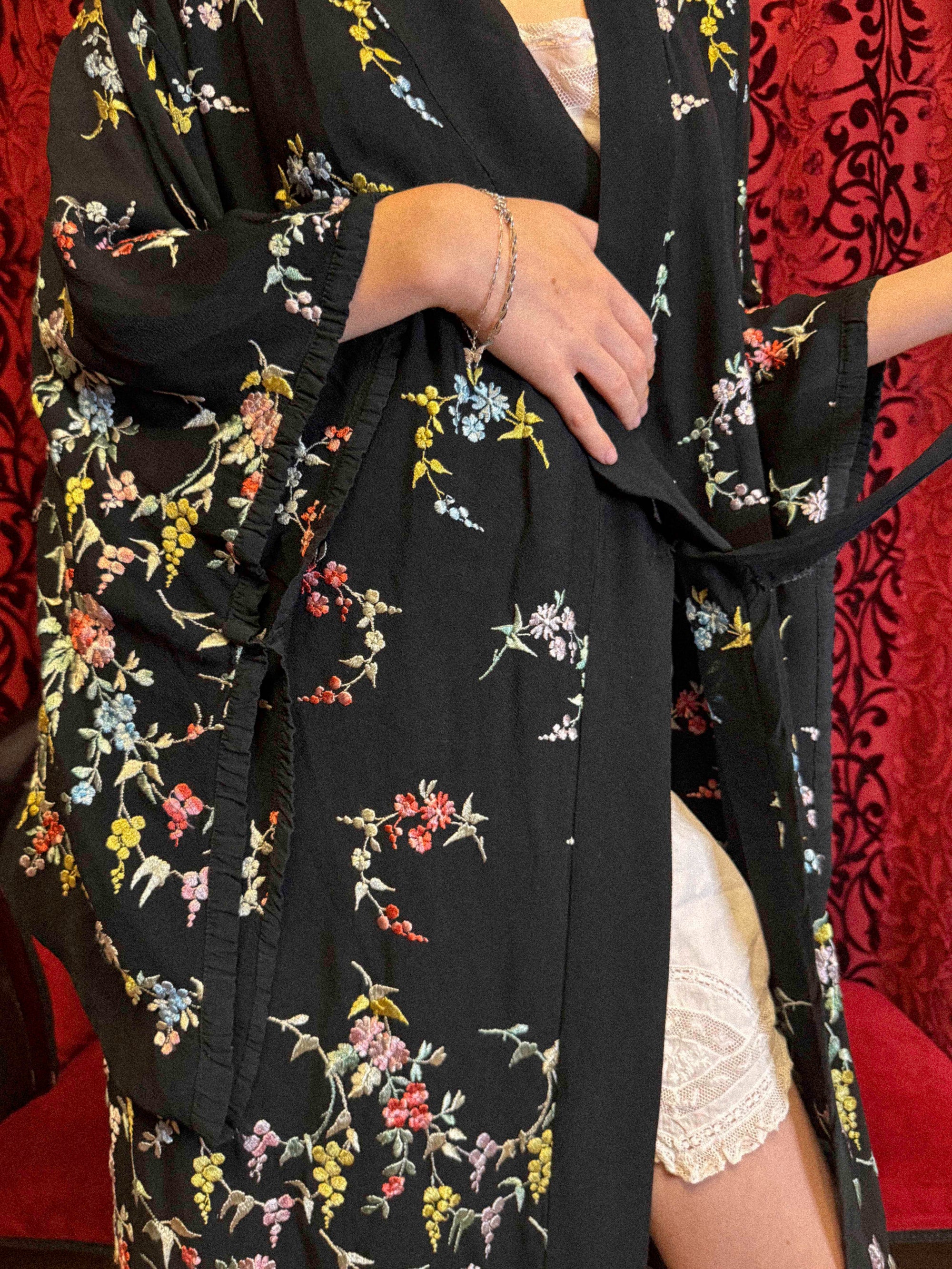 Antique 1920s Embroidered Blooms French Crepe Kimono Robe
