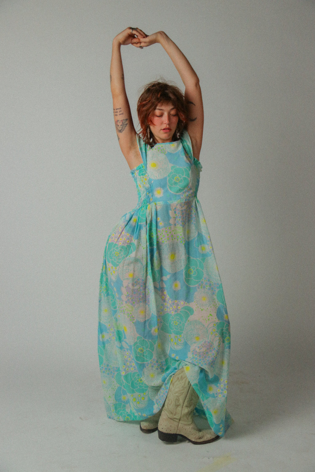 1970s Psychedelic Daisy Paisley Maxidress