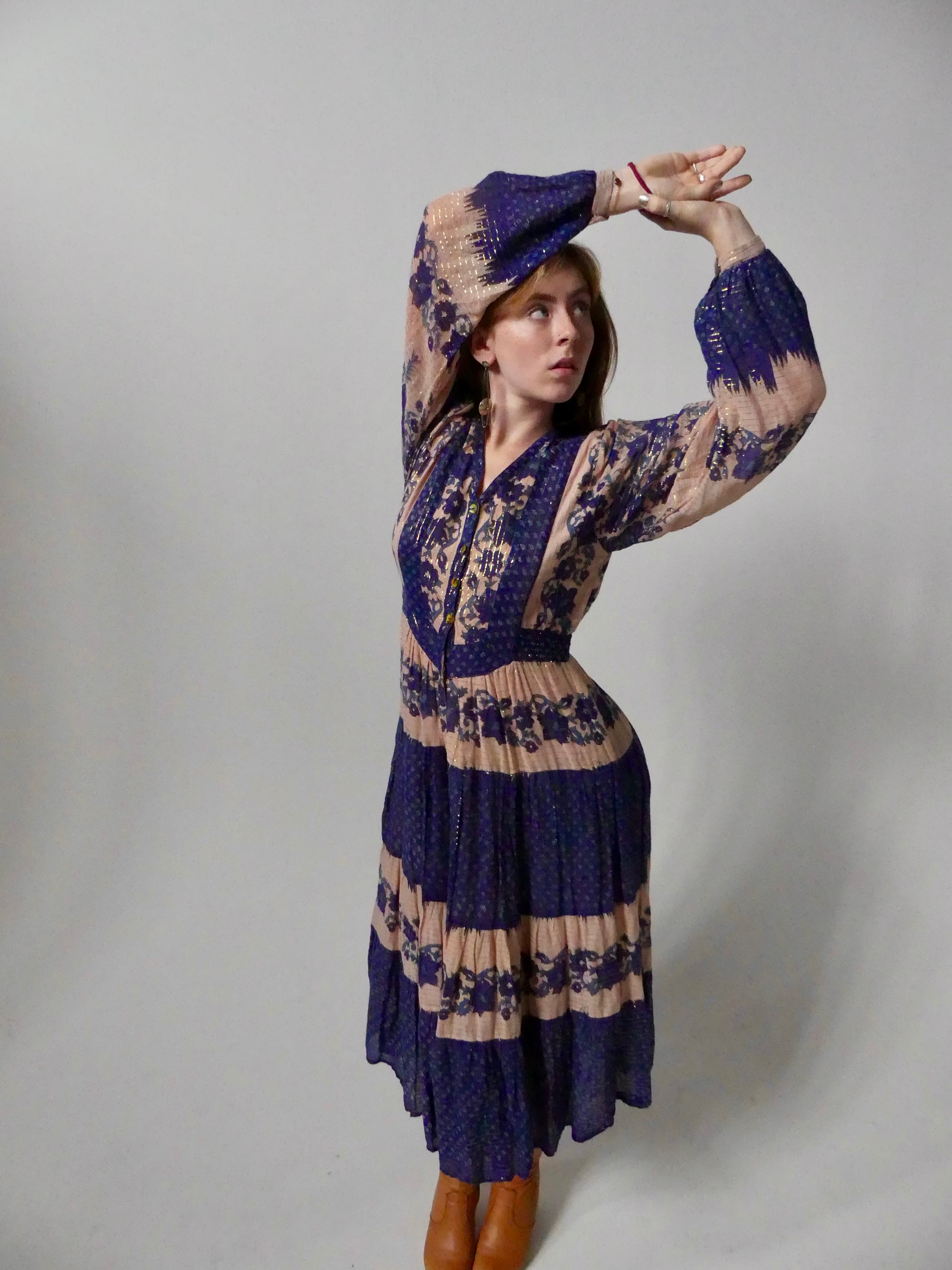 1970s Delft-Blue  and Gold Lurex Interlinks London Cotton Gauze Midi-Dress